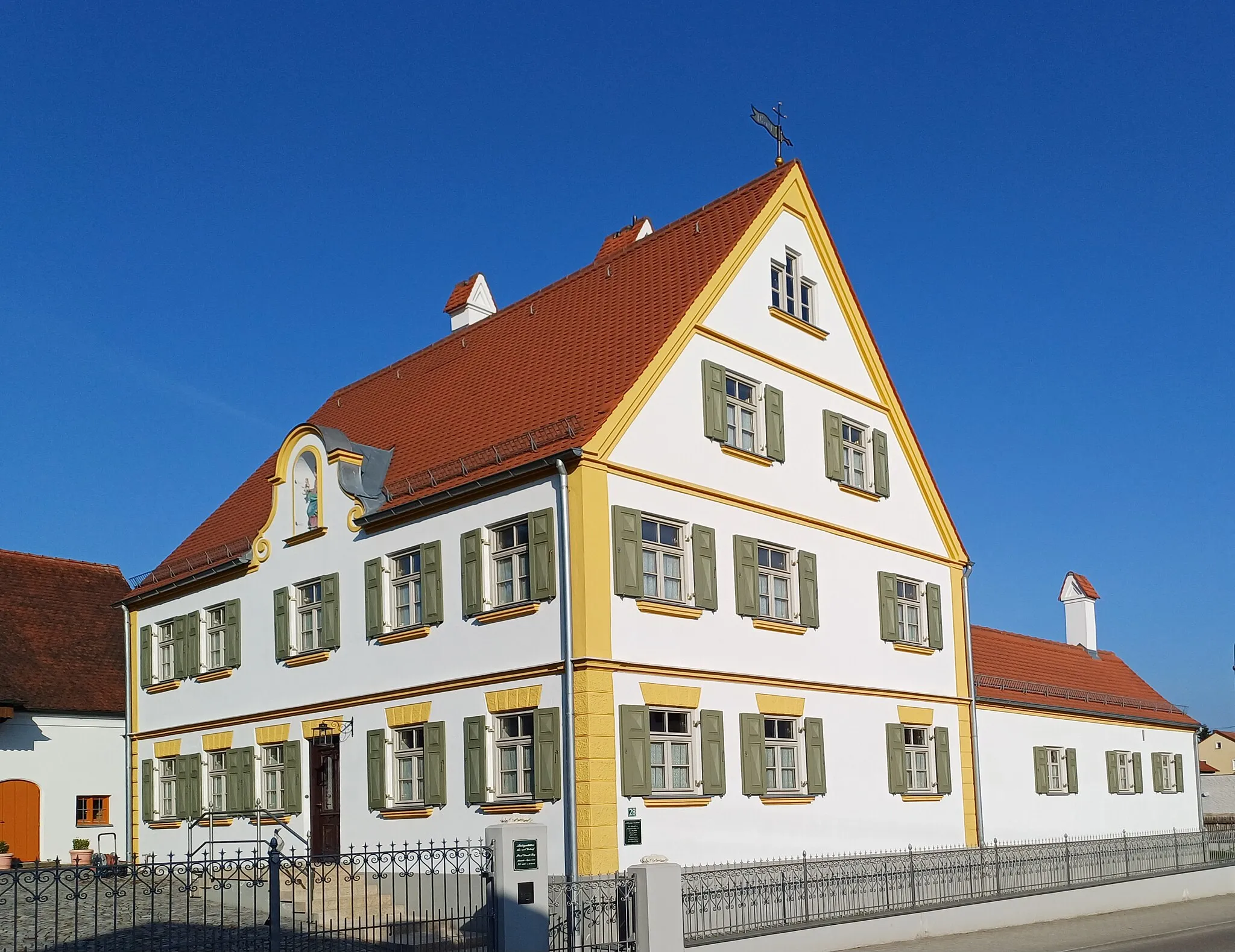 Photo showing: Pfarrhaus Langweid, Nordansicht