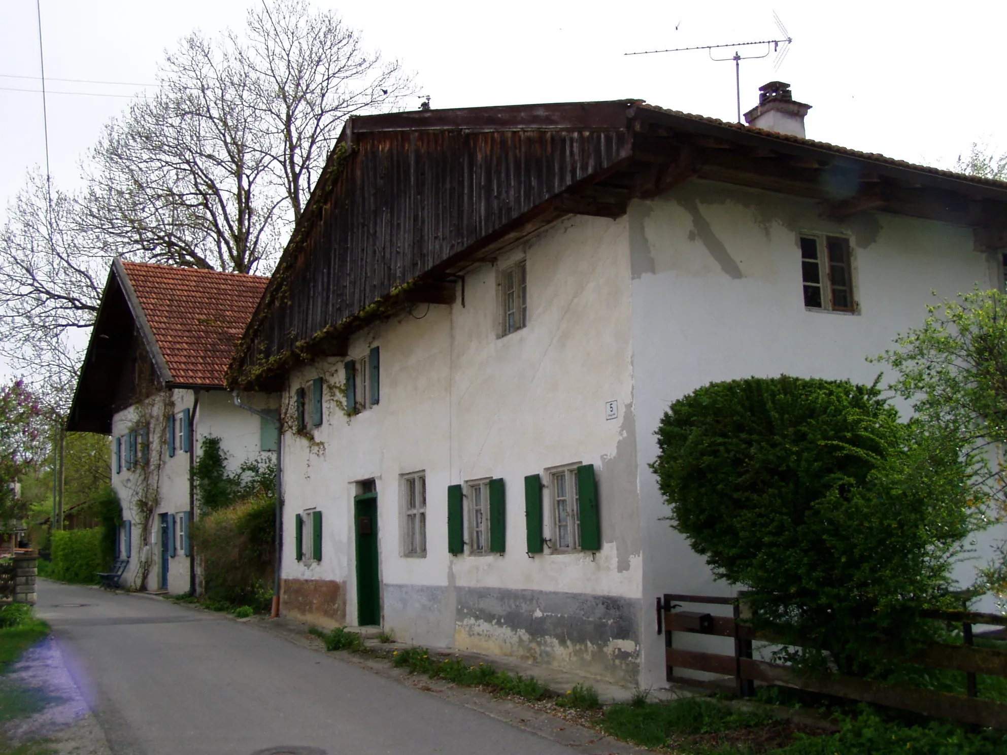 Photo showing: Schulstr. 5 in Apfeldorf (2004)