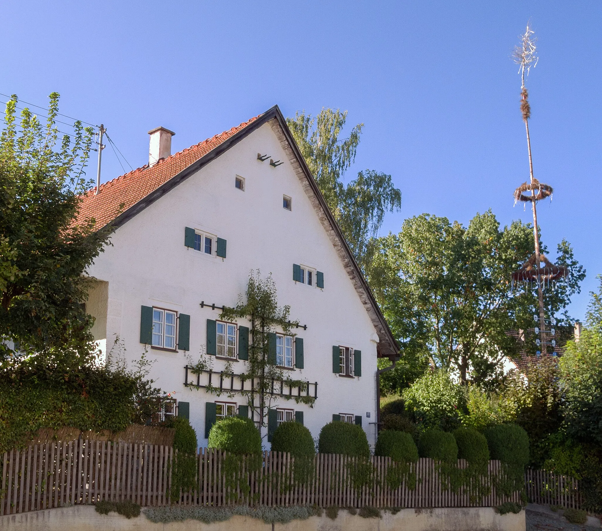 Photo showing: This is a photograph of an architectural monument. It is on the list of cultural monuments of Bayern, no. D-1-81-140-7.