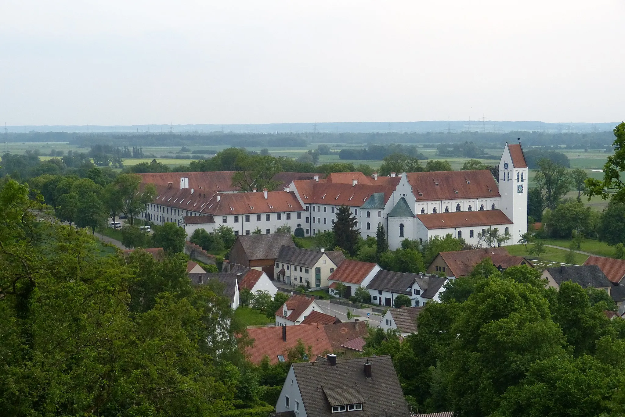 Photo showing: Kloster Thierhaupten, vom Kreuzberg aus fotografiert.