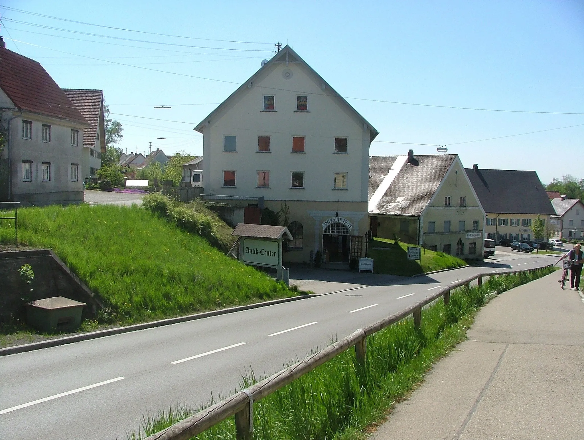 Photo showing: Heimertingen, das mittlere Haus, die sogenannte Hirschbrauerei wurde 2007 abgebrochen