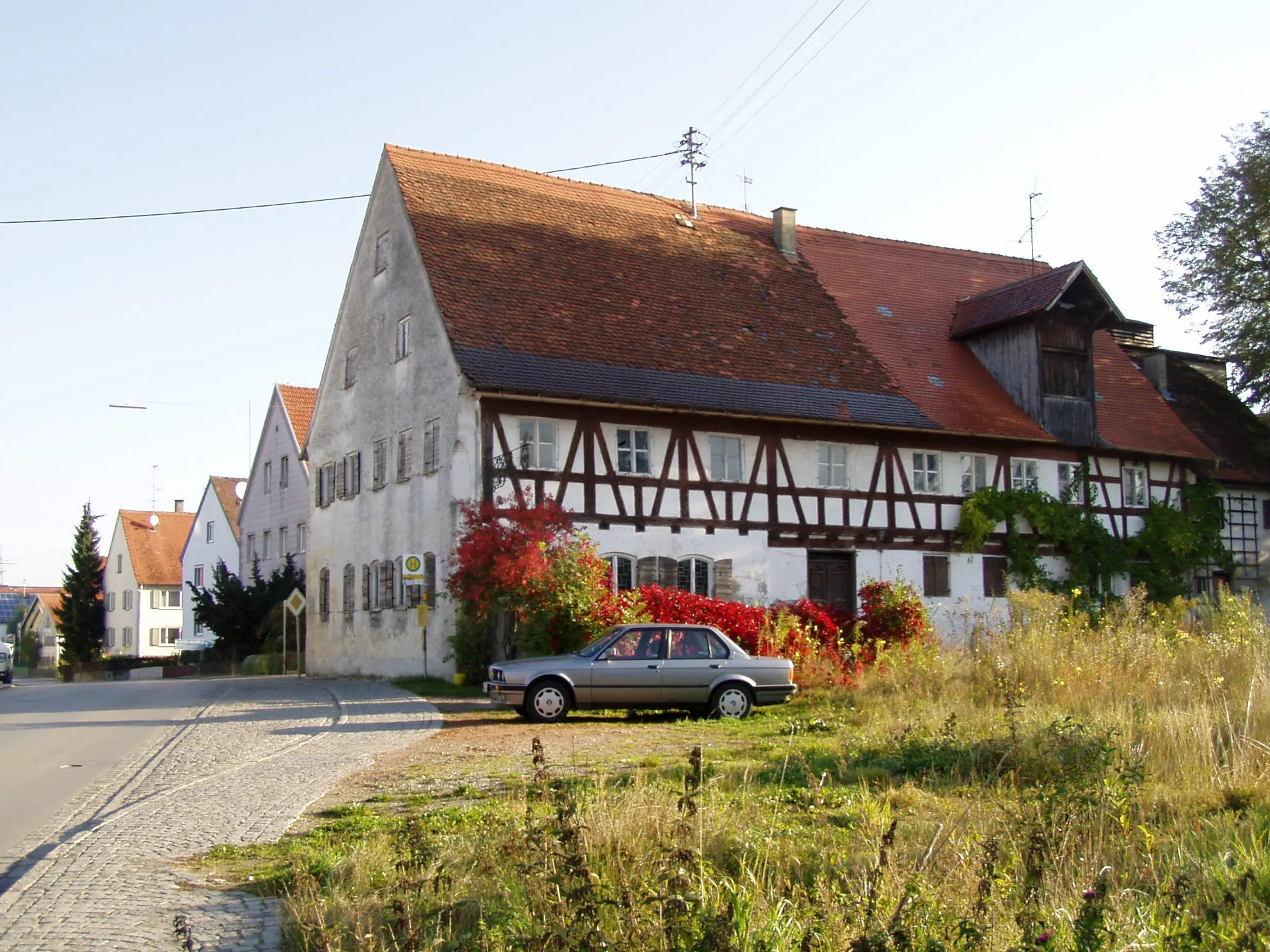 Photo showing: Hauptstr. 6 Gasthaus Krone in Balzhausen im Oktober 2004