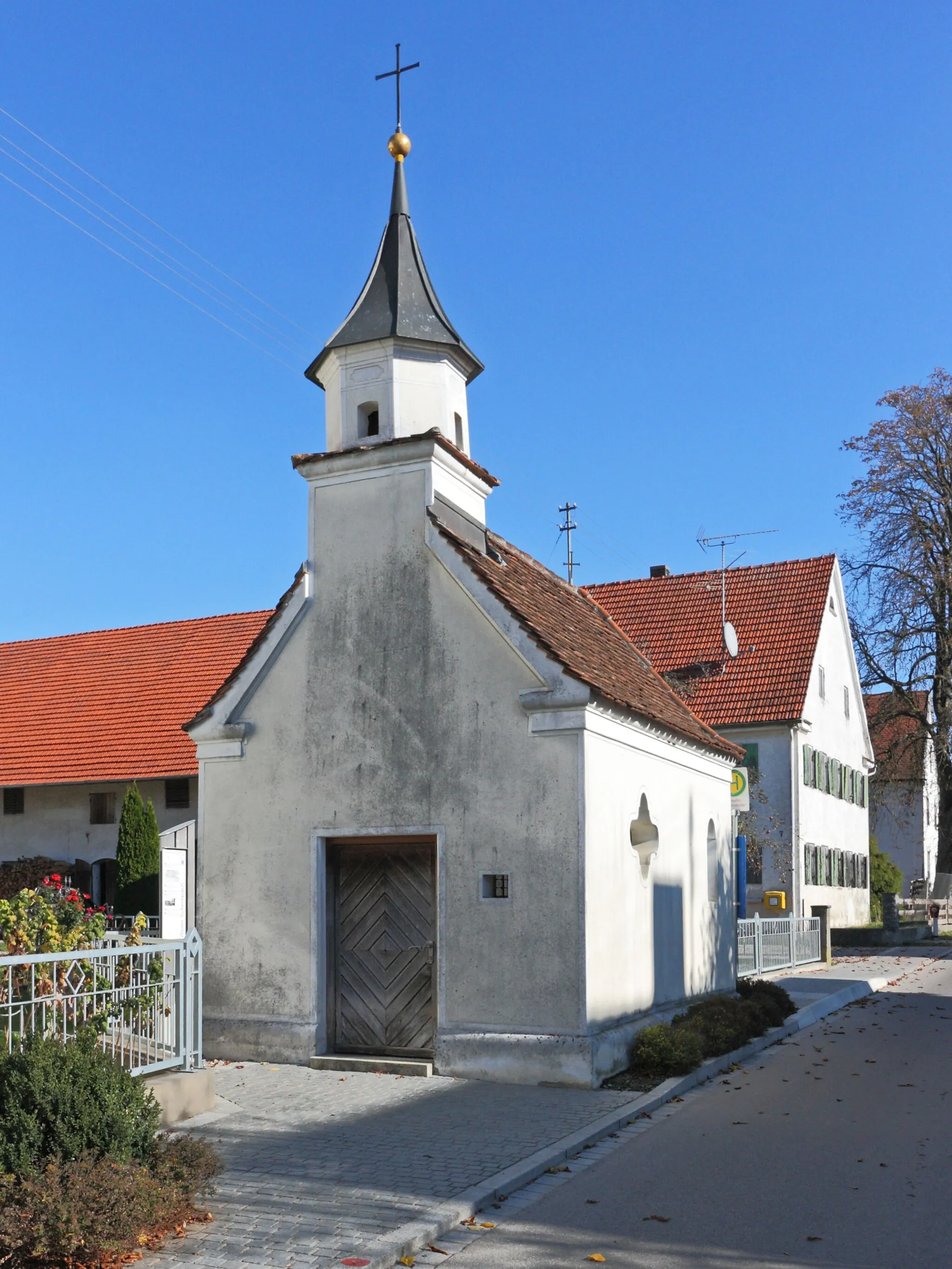 Photo showing: Schempach, Gemeinde Dinkelscherben; kath. Kapelle Zur Schmerzhaften Muttergottes, 1750 erbaut