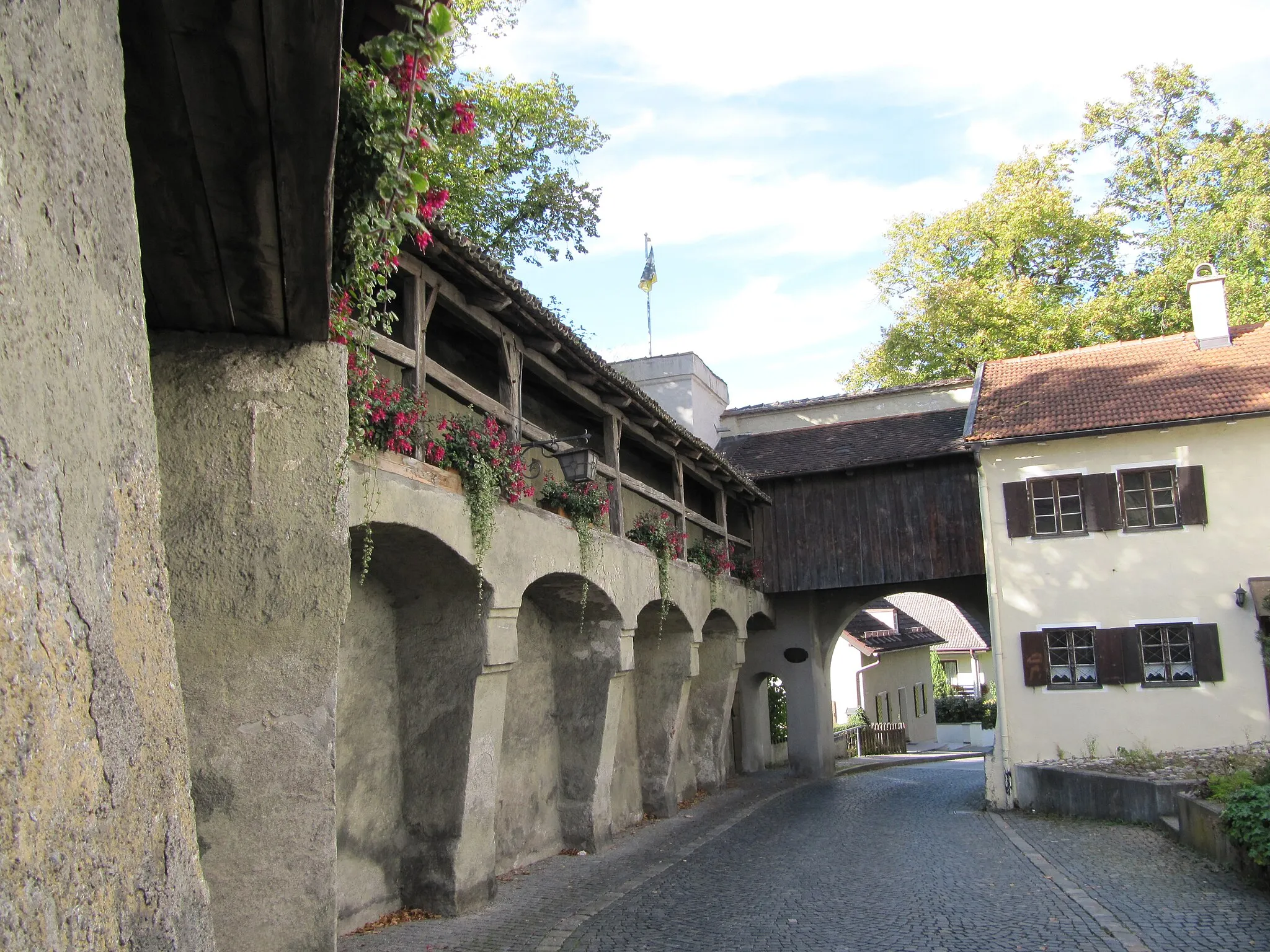 Photo showing: Gate in Schongau with city walls