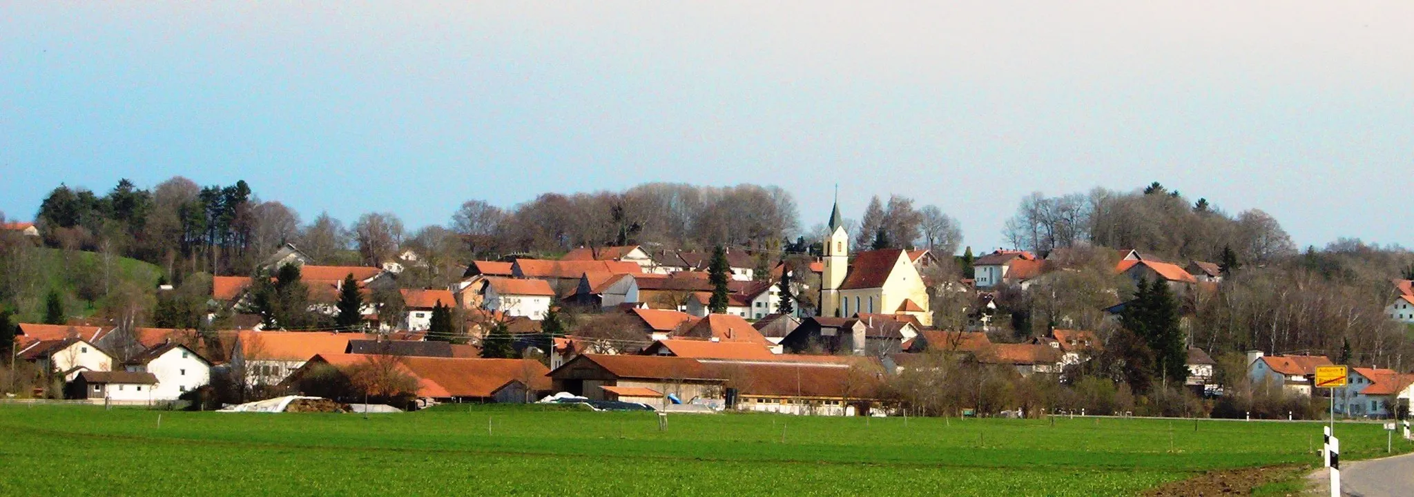 Photo showing: Gemeinde Aufkirch im Landkreis Ostallgäu von Blonhofen aus gesehen.
Aufkirch, Bavaria, Germany