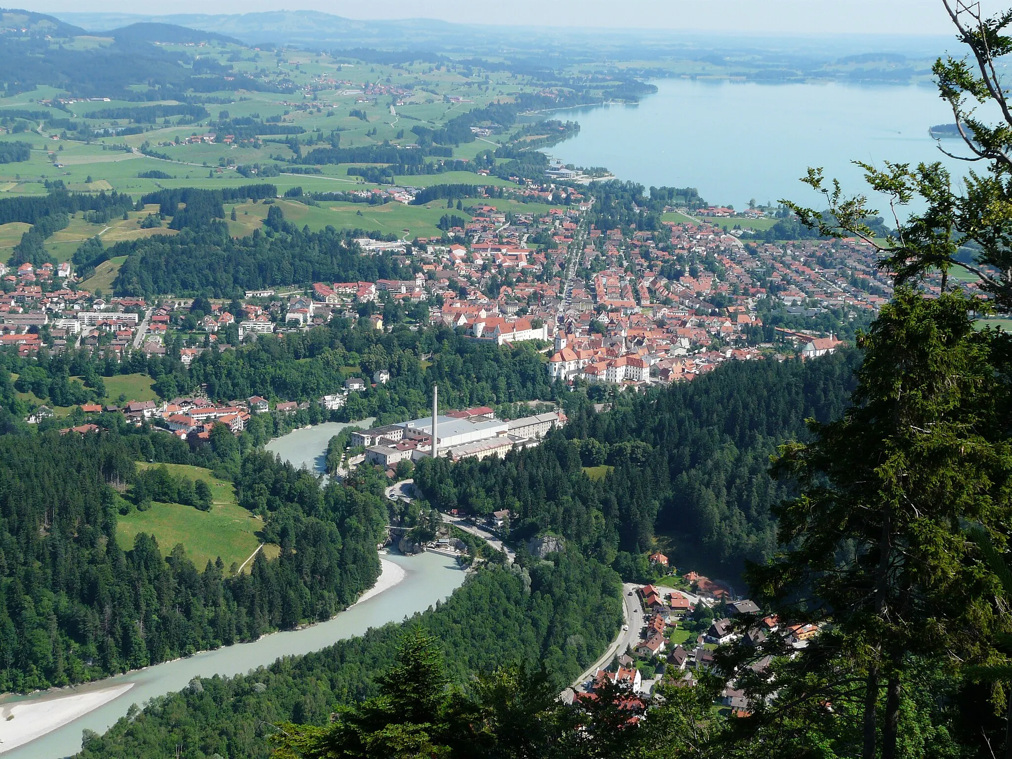 Photo showing: Lech, Füssen und Forggensee von Süden