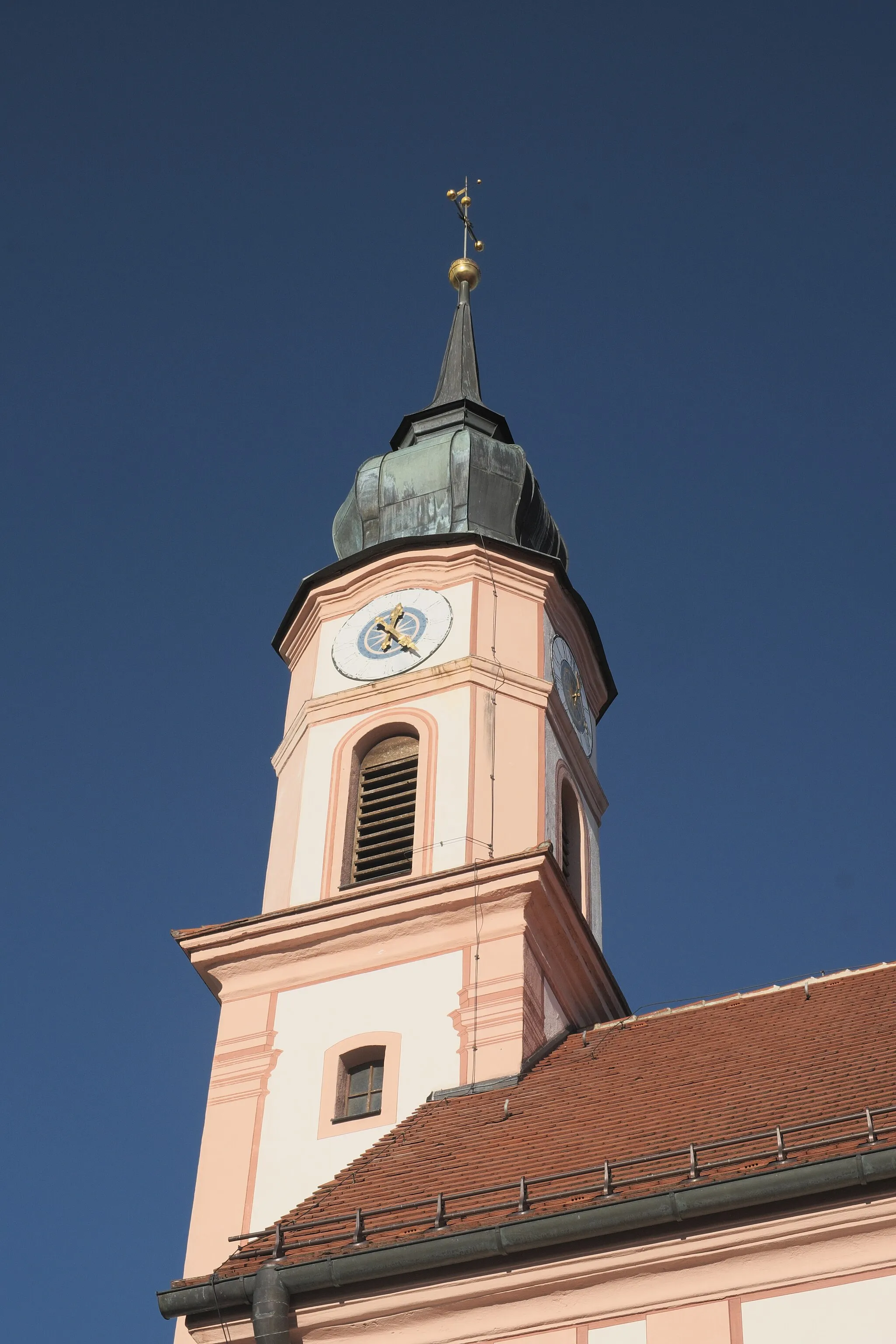 Photo showing: Katholische Filialkirche St. Laurentius in Pflugdorf (Vilgertshofen) im oberbayerischen Landkreis Landsberg am Lech (Bayern/Deutschland)