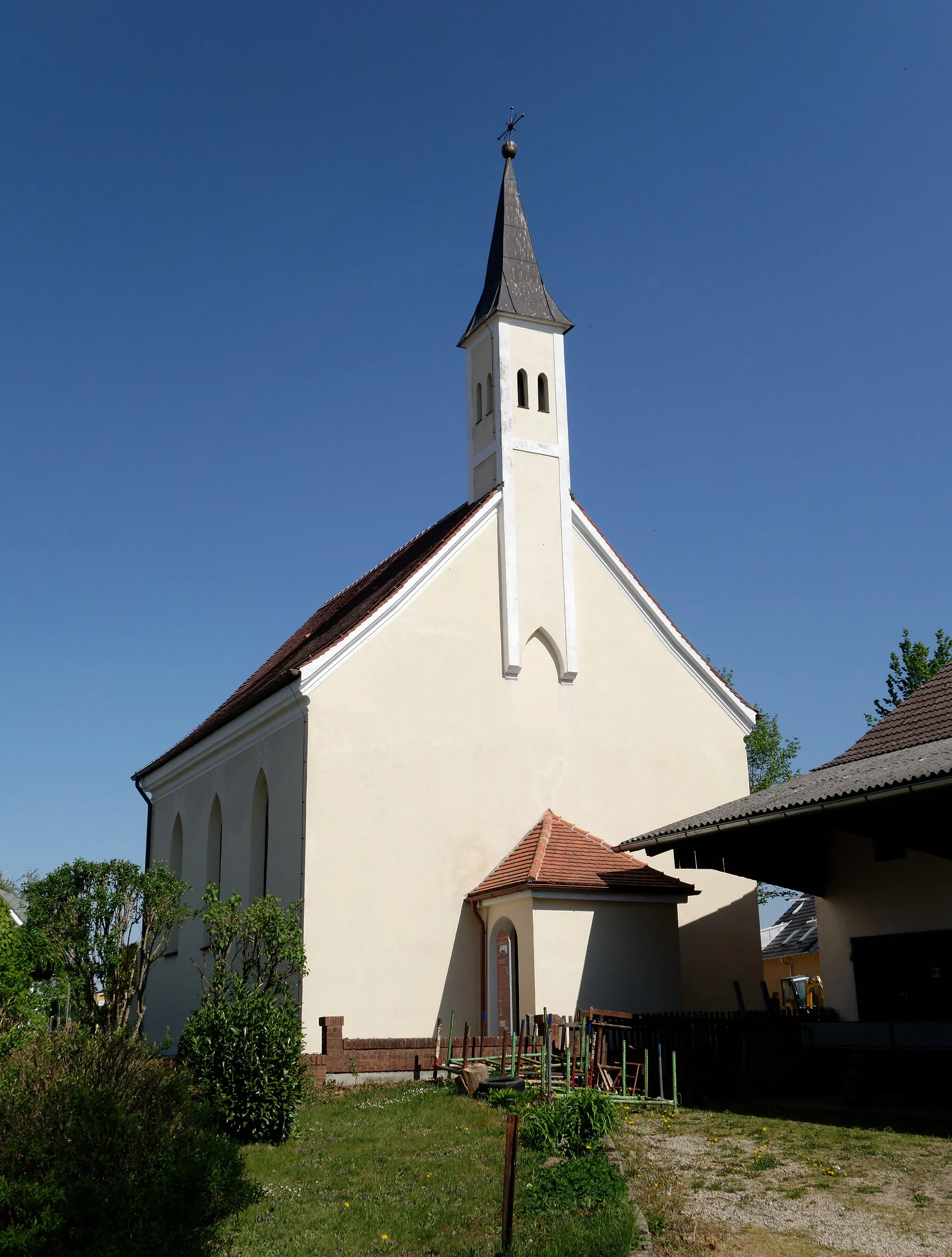 Photo showing: Filialkirche St. Leonhard in Heretshausen