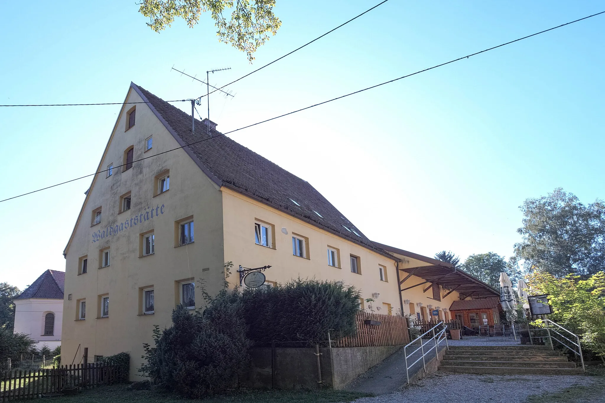 Photo showing: This is a photograph of an architectural monument. It is on the list of cultural monuments of Bayern, no. D-7-72-125-18.