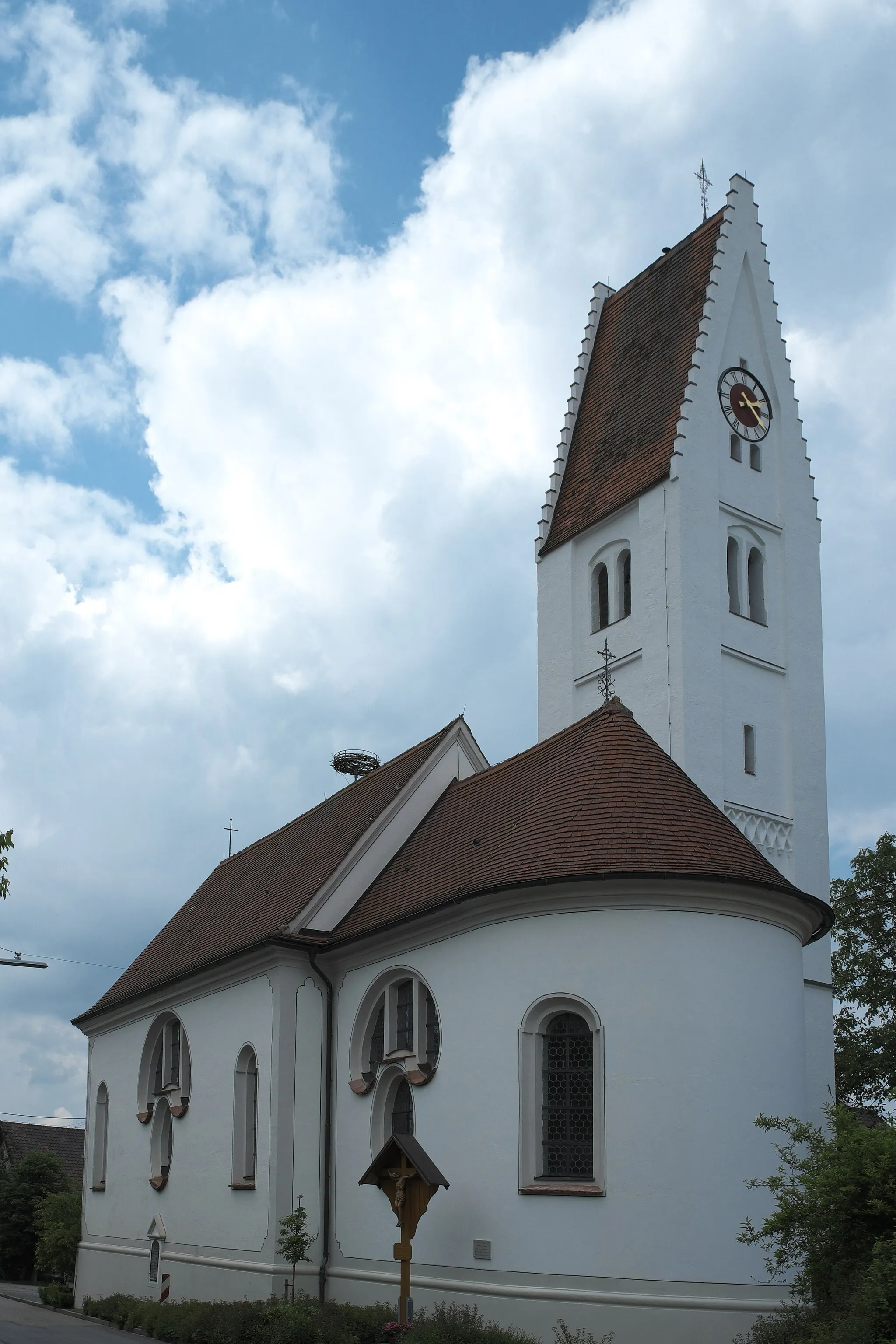 Photo showing: Katholische Filialkirche St. Leonhard in Schönebach (Ziemetshausen) im Landkreis Günzburg (Bayern)