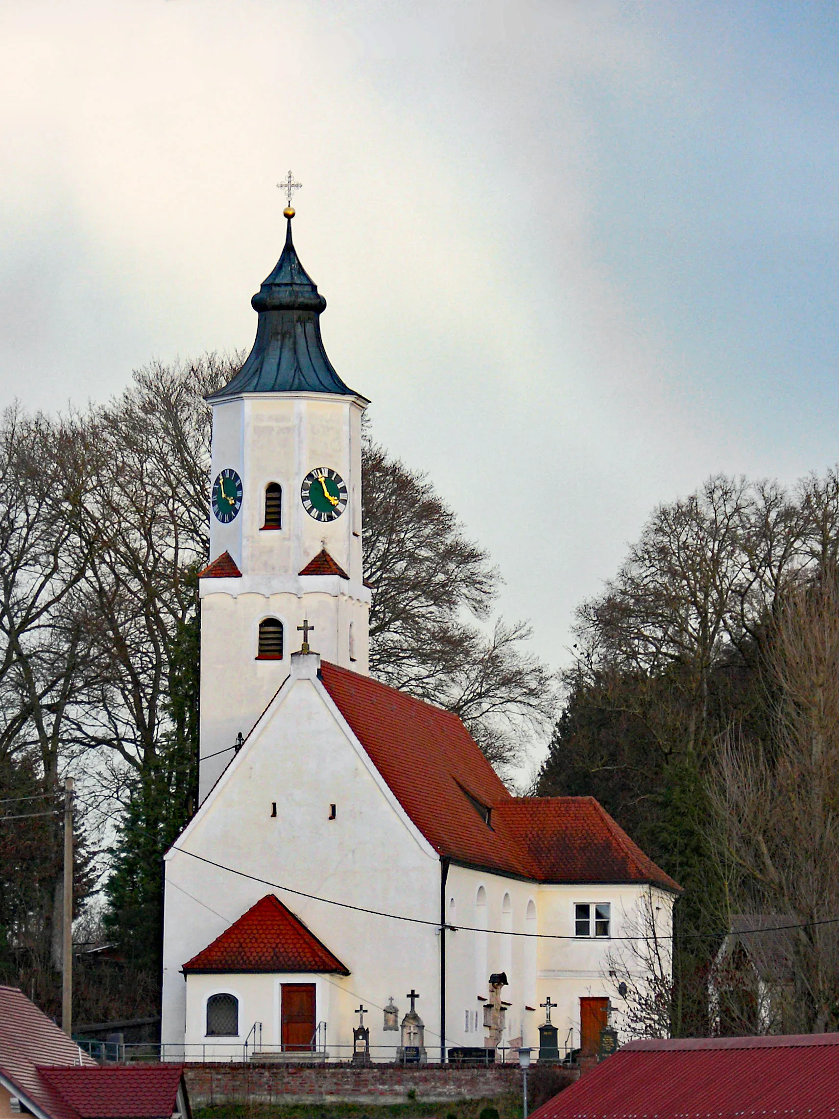 Photo showing: Kath. Filialkirche St. Cosmas und Damian in Meßhofen, Gemeinde Roggenburg; Ansicht von Südwesten