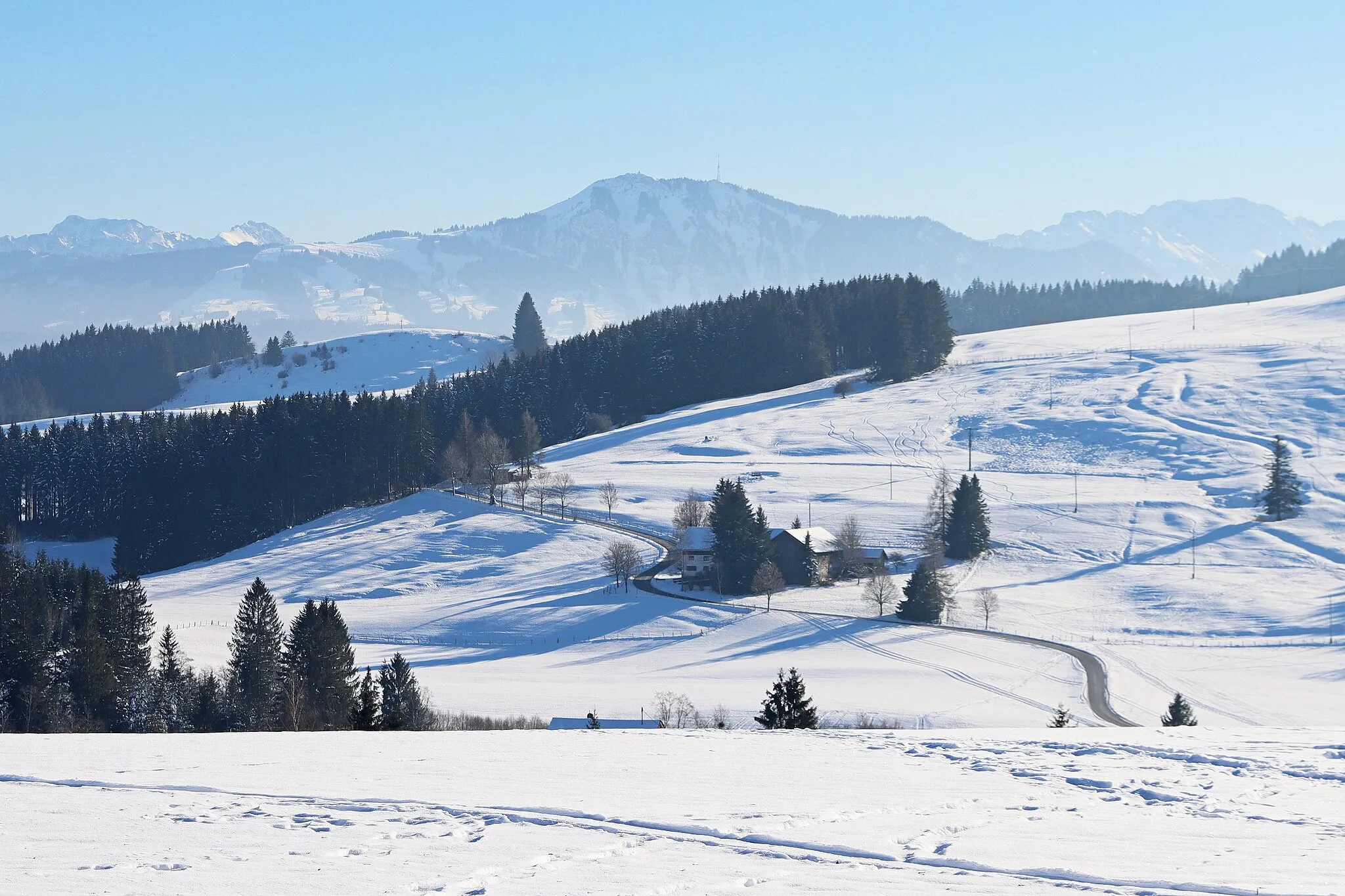 Photo showing: Allgäuer Winterlandschaft bei Hellengerst mit Grünten im Hintergrund