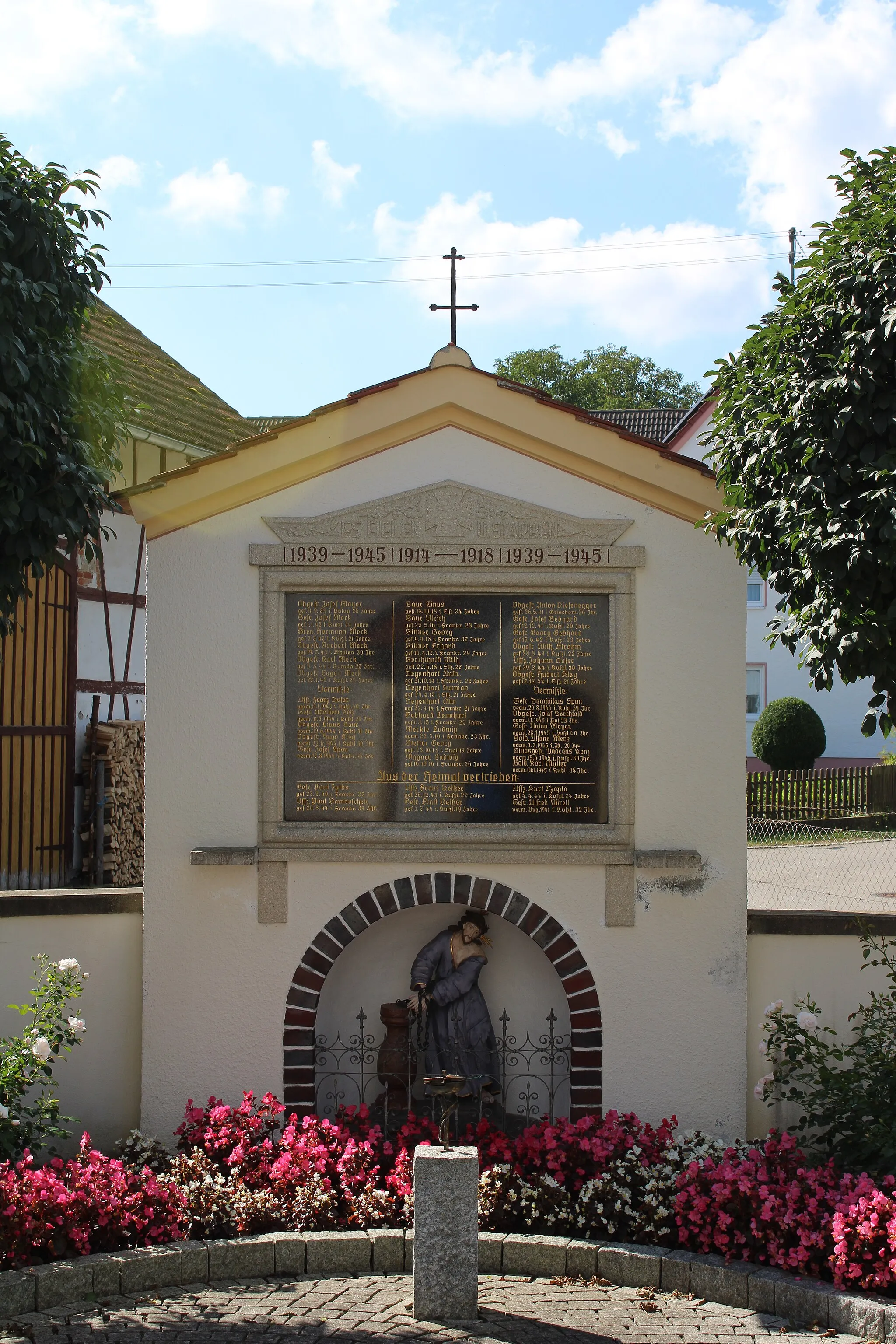 Photo showing: Katholische Kirche St. Dominikus (Niederhausen)