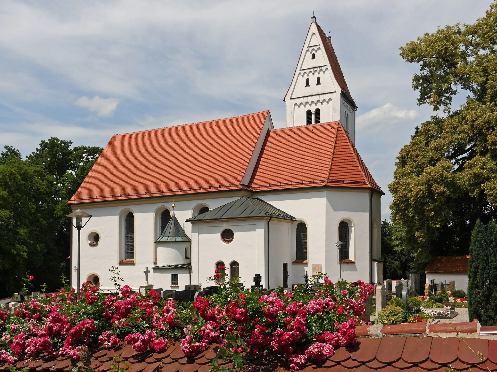 Photo showing: Kath. Pfarrkirche St. Fridolin in Ustersbach; Ansicht von Süden