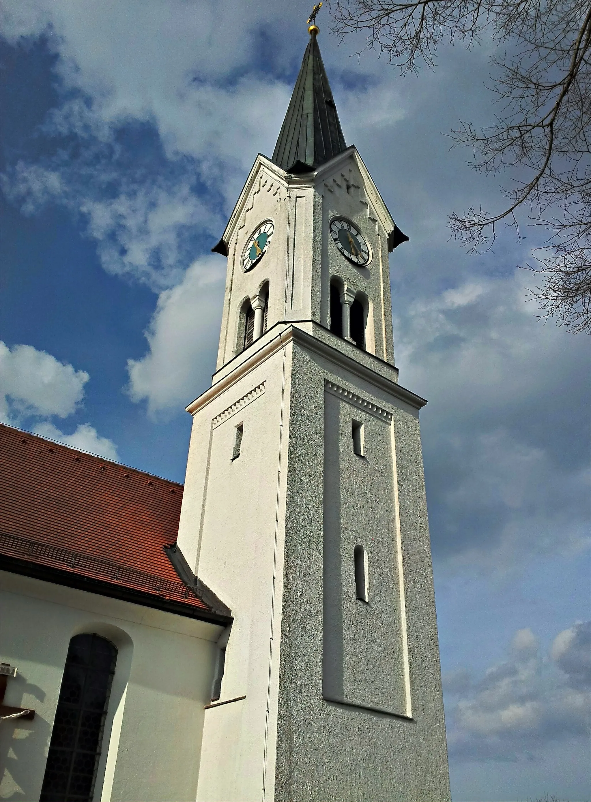Photo showing: Stefanstal 8, Kleinkemnat (Kaufbeuren)
Filialkirche St. Stephan 	
Chor 15. Jh., Langhaus und Sakristei 1726, Turm 1883; mit Ausstattung.

D-7-62-000-229