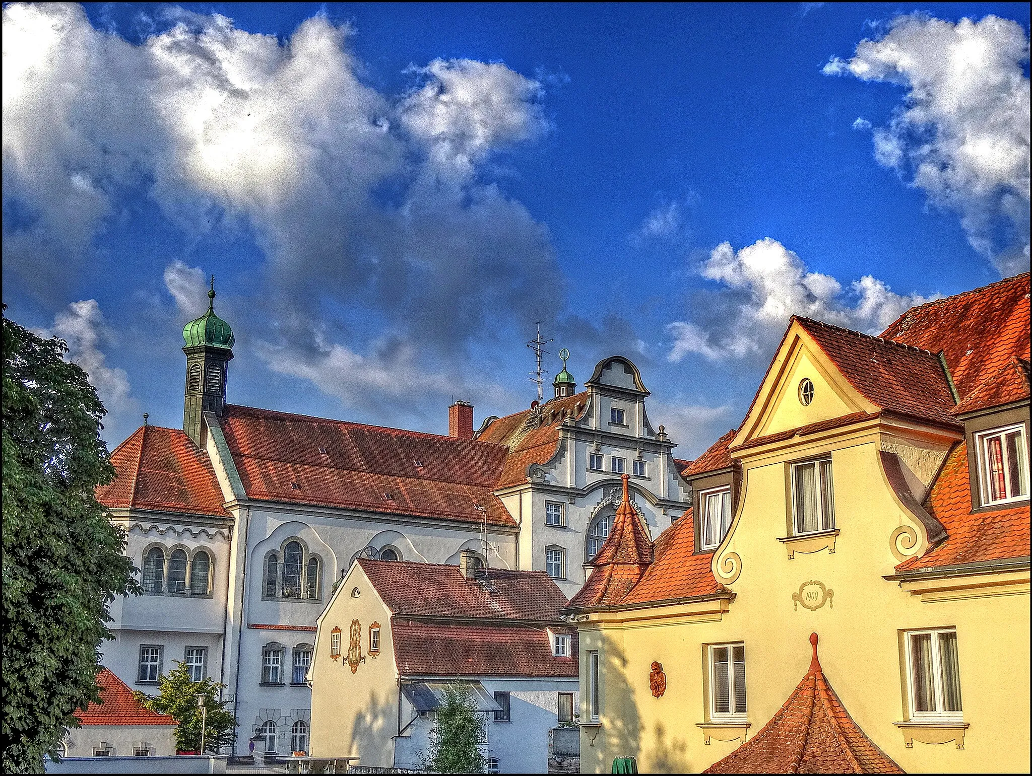 Photo showing: Morning sun in Dillingen, Germany