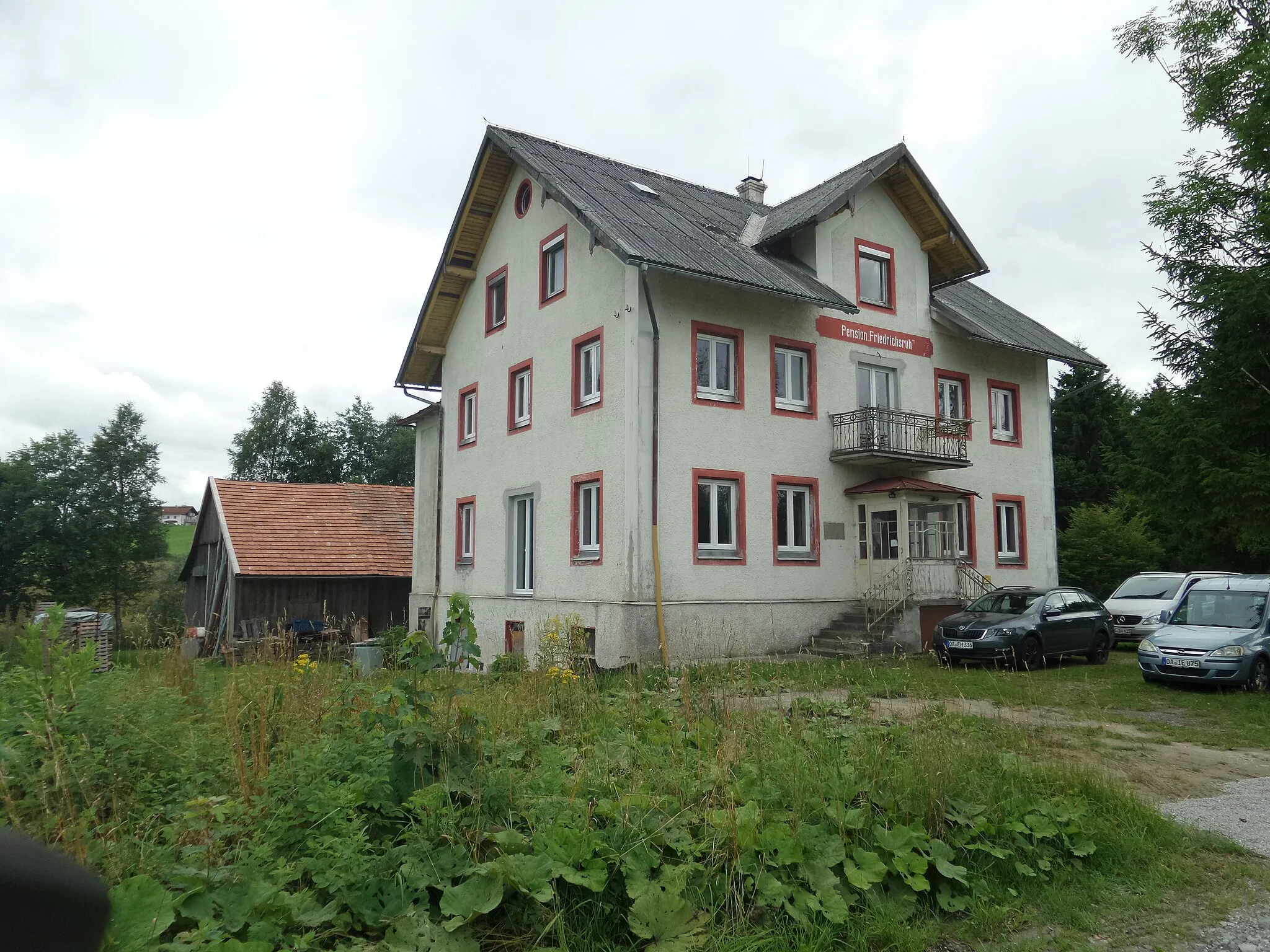 Photo showing: Hellengerst station