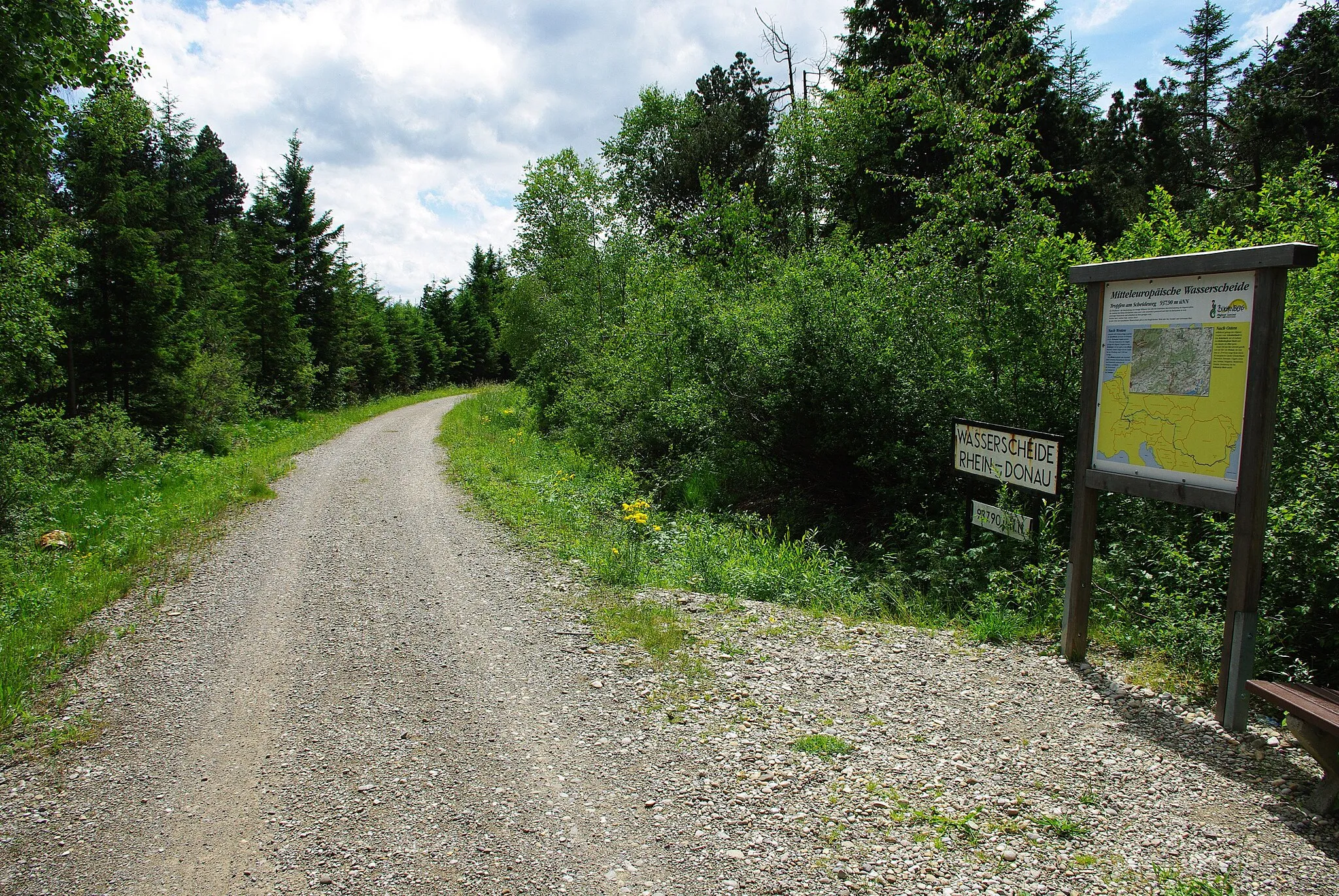 Photo showing: picture of an old board along the former railway track Kempten-Isny (meanwhile a bicycle route) with an info board nearby.