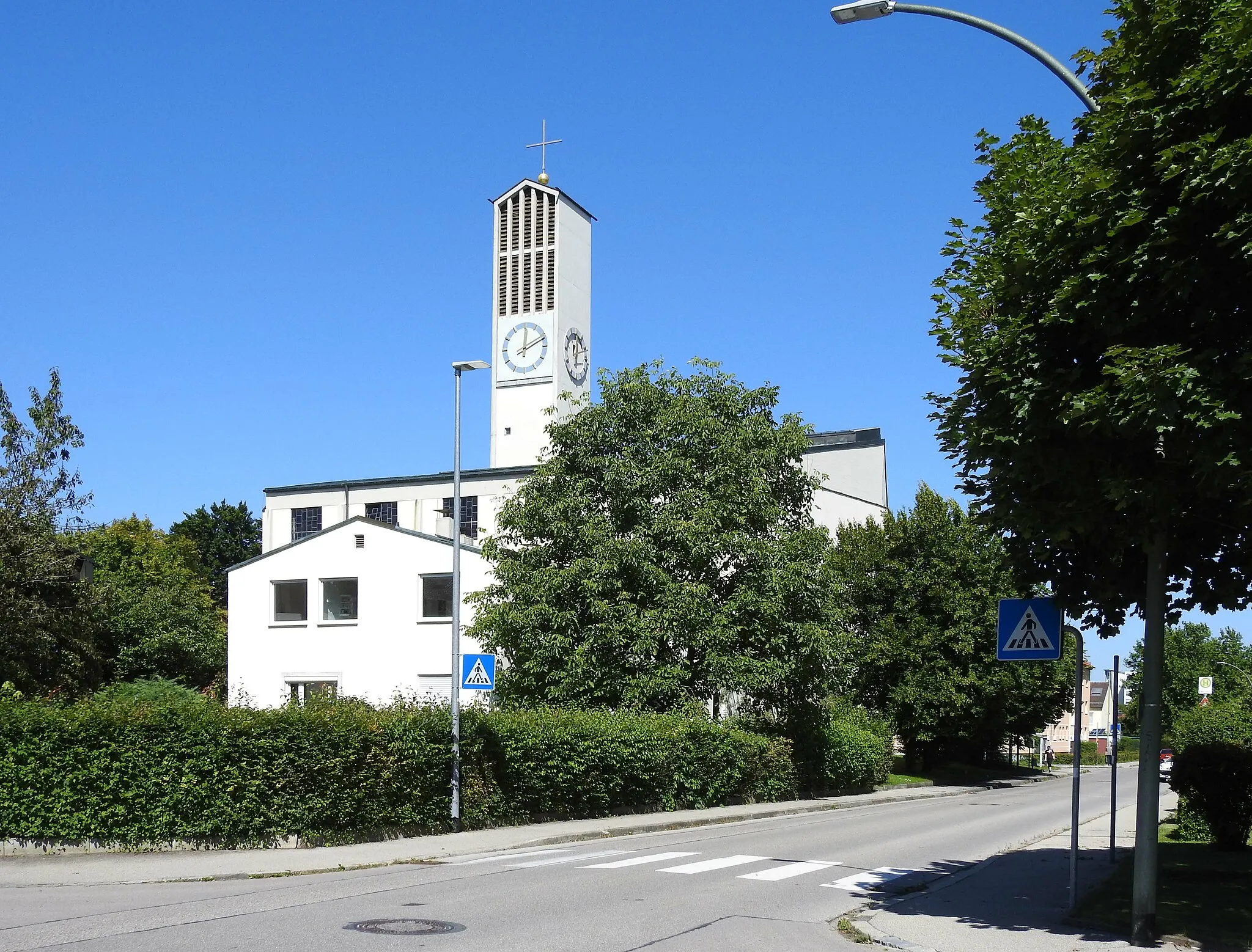 Photo showing: Kirche Mariä Himmelfahrt in Neukaufering