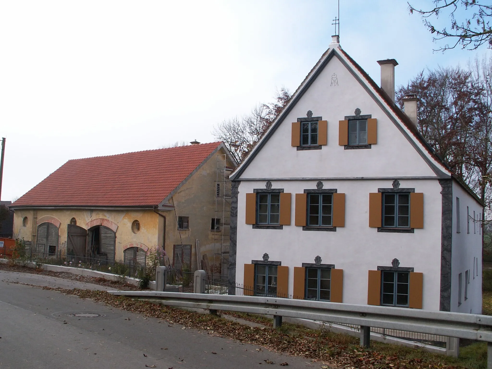 Photo showing: Pfarrhof in Großkitzighofen während der Restaurierung, Oktober 2005
