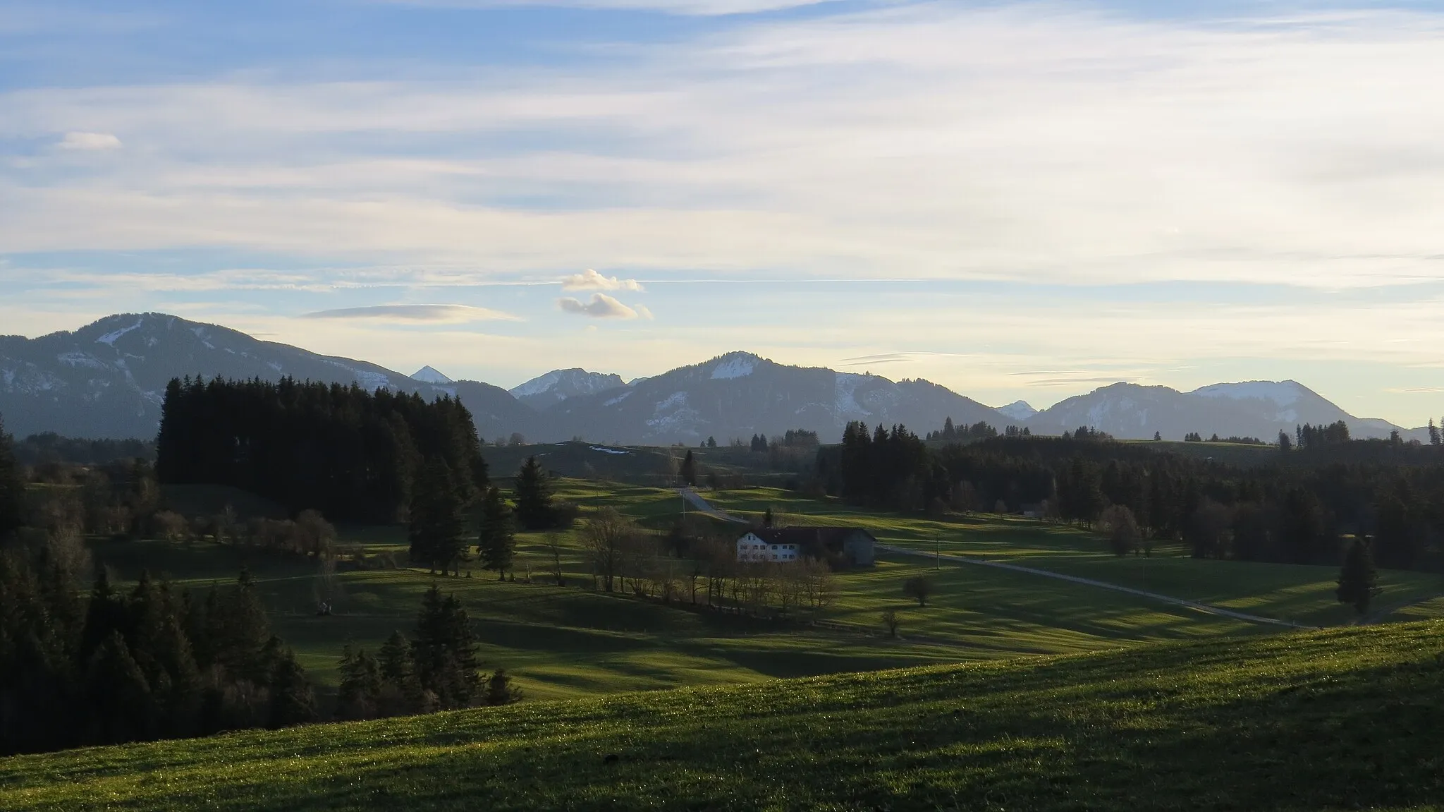 Photo showing: Görisried - Blick vom Hohenberg Richtung Süden