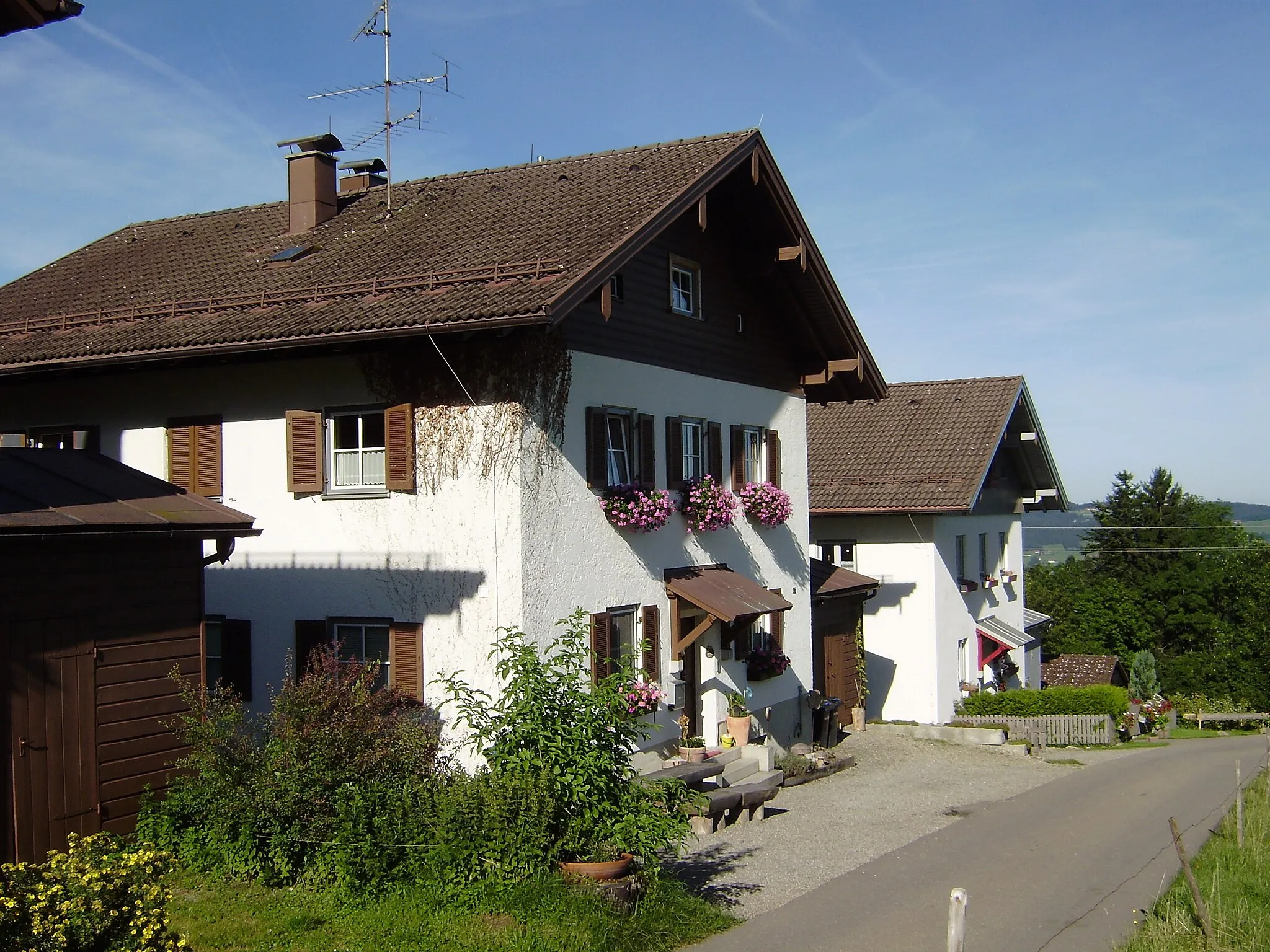 Photo showing: Zollpersonalhäuser Georg Buflers in Hinterschweinhöf bei Oberreute iA, mittleres und unteres Haus