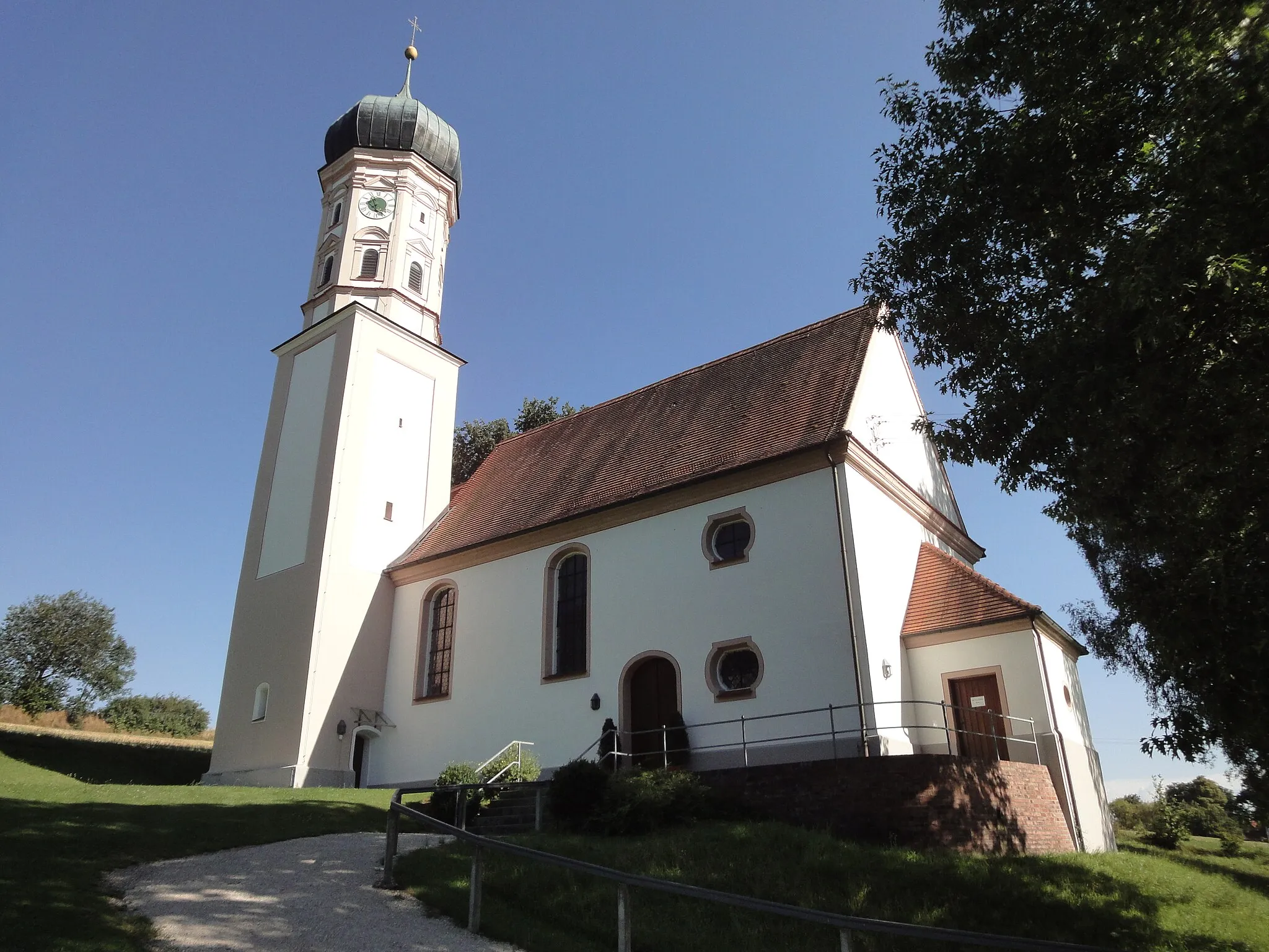 Photo showing: Katholische Filialkirche St. Maria Magdalena in Horgauergreut, einem Ortsteil von Horgau im Landkreis Augsburg (Bayern), Ansicht von Nord-West