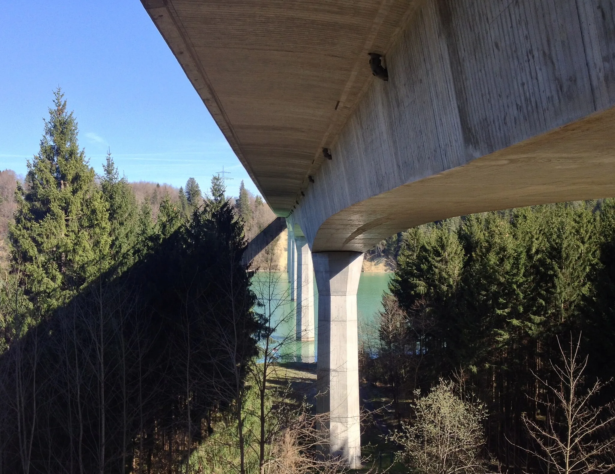 Photo showing: Pfeiler der Lechtalbrücke, Blickrichtung Osten