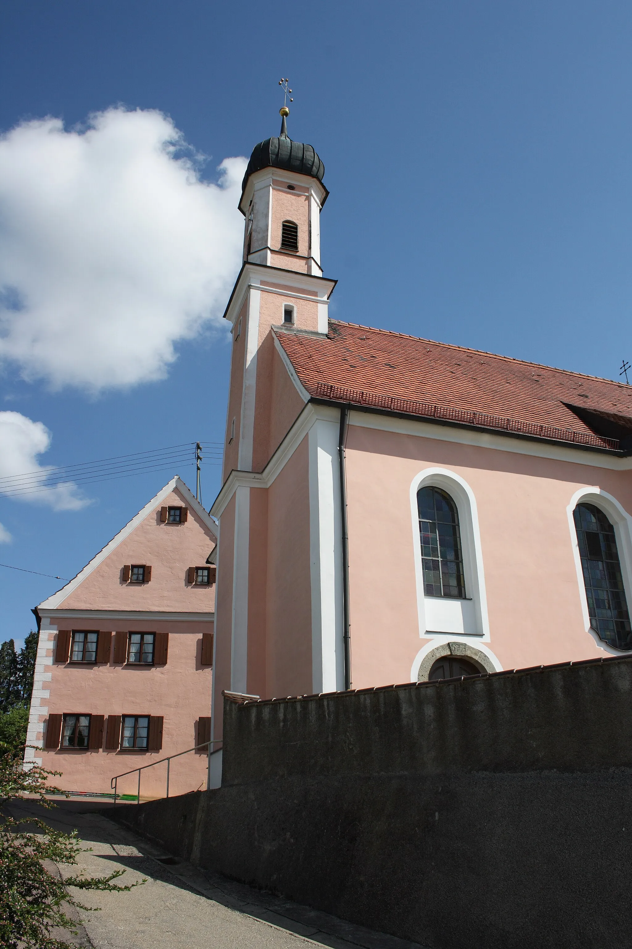 Photo showing: katholische Filialkirche St. Leonhard in Oberliezheim