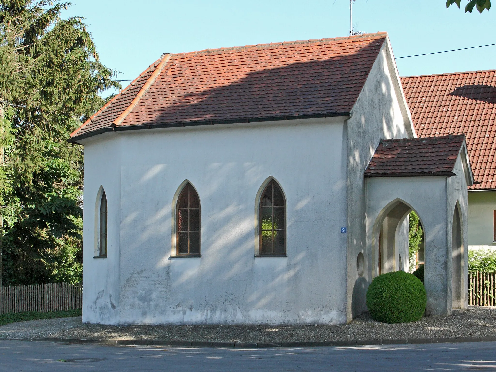 Photo showing: Nordseite der Kapelle