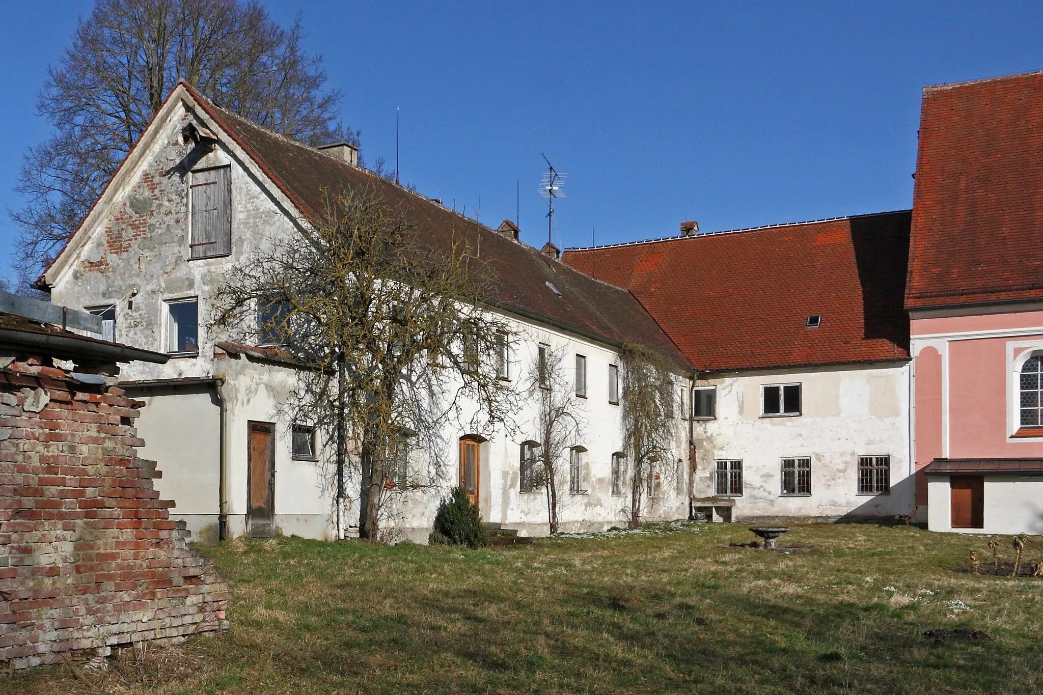 Photo showing: Konventsgebäude des ehem. Klosters Mussenhausen