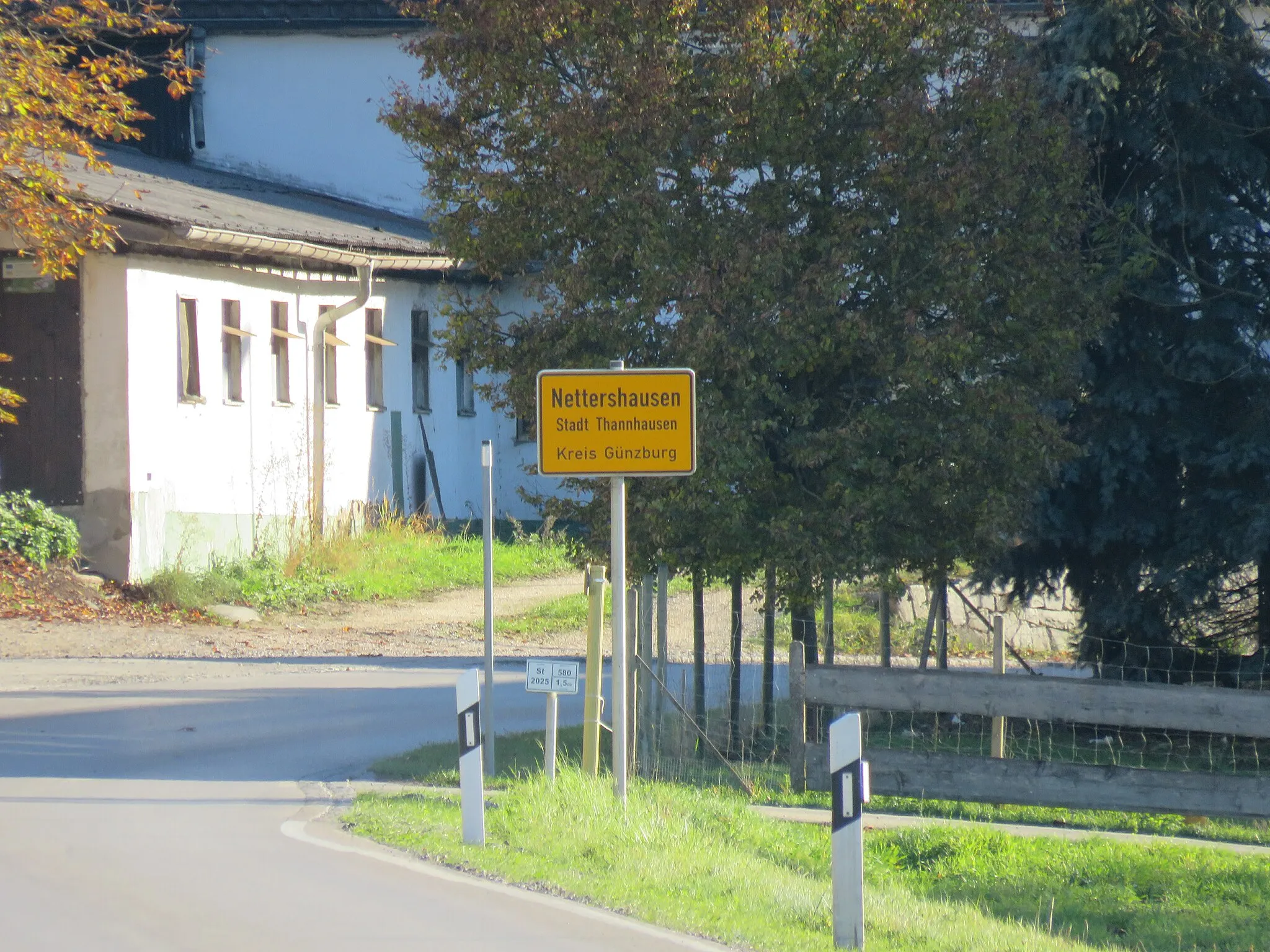 Photo showing: Ortsschild Nettershausen Einfahrt im Norden.