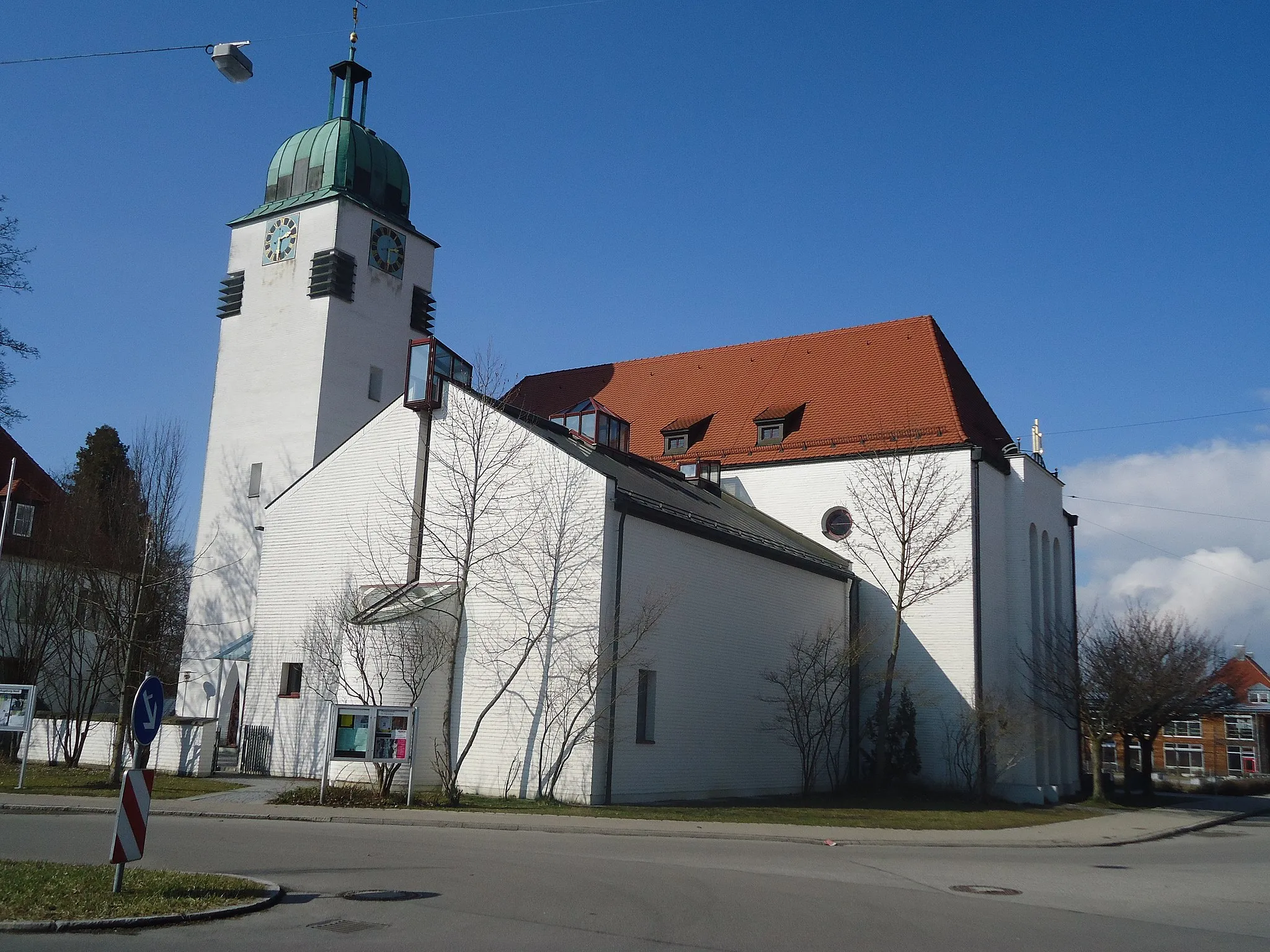 Photo showing: Kath. Kirche St. Franziskus Augsburg Firnhaberau