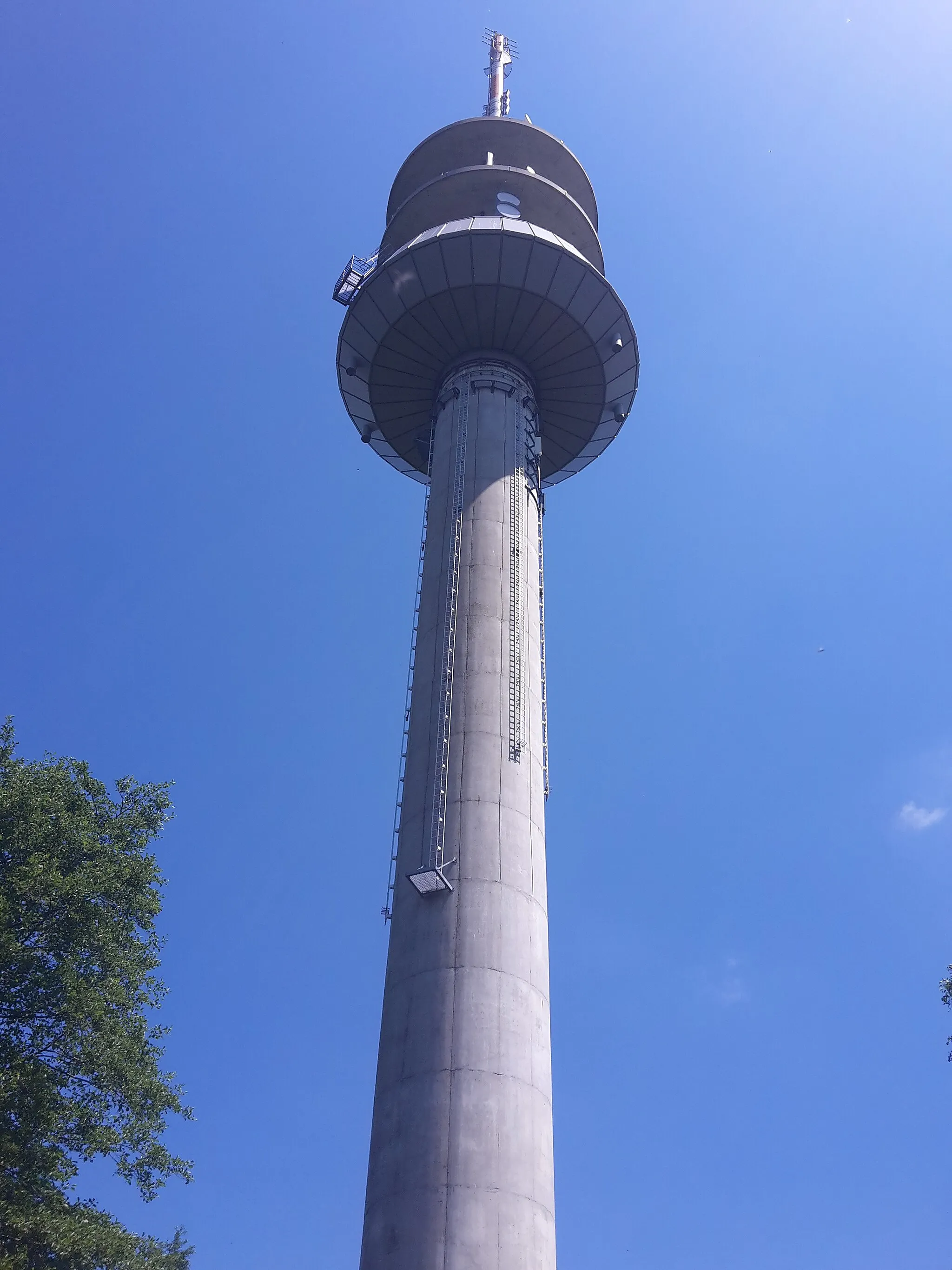 Photo showing: Transmitter Markt Wald