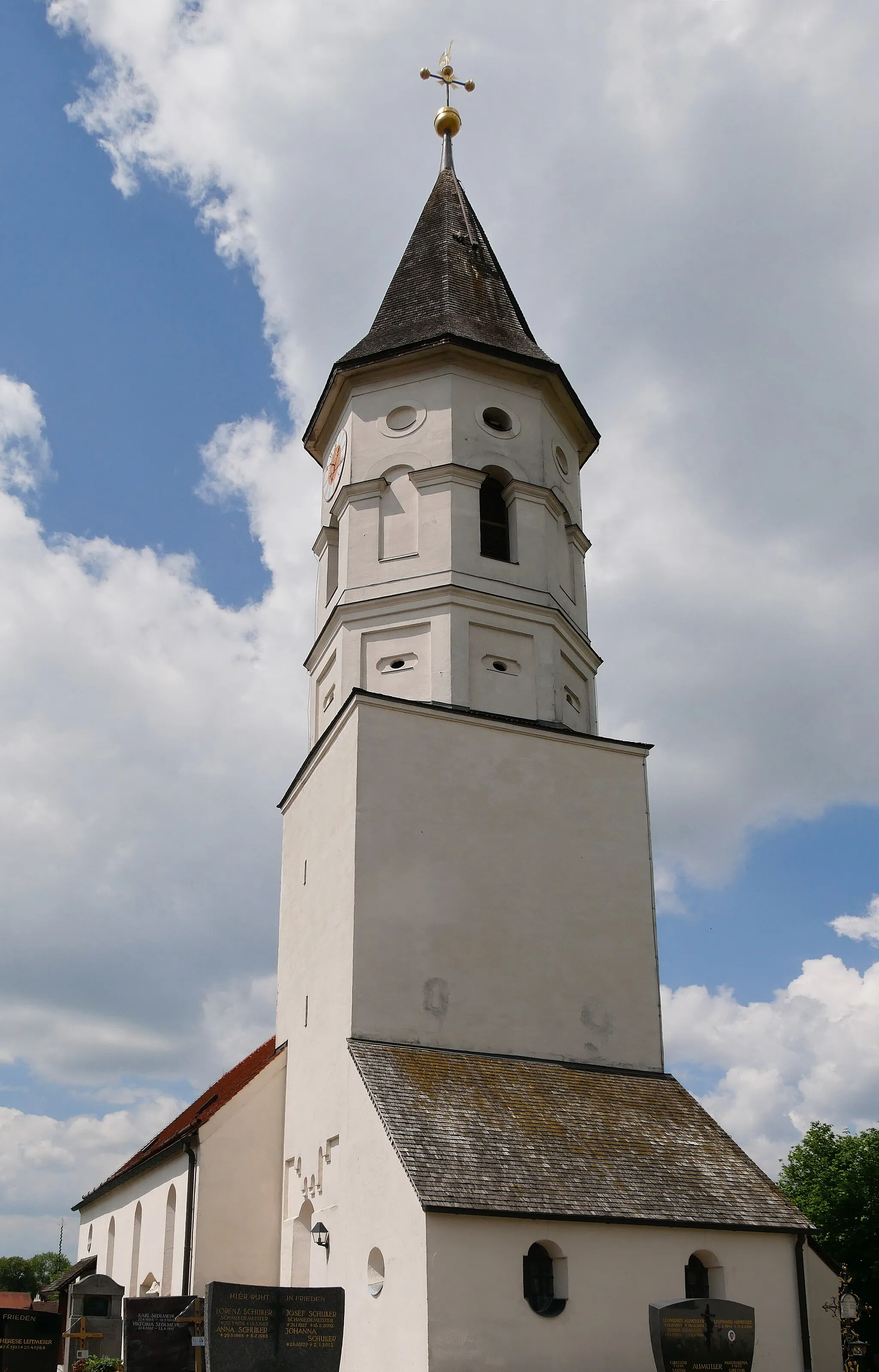Photo showing: Maisach, Ortsteil Überacker, Kirche St. Bartholomäus und Valentin, Ansicht von OSO