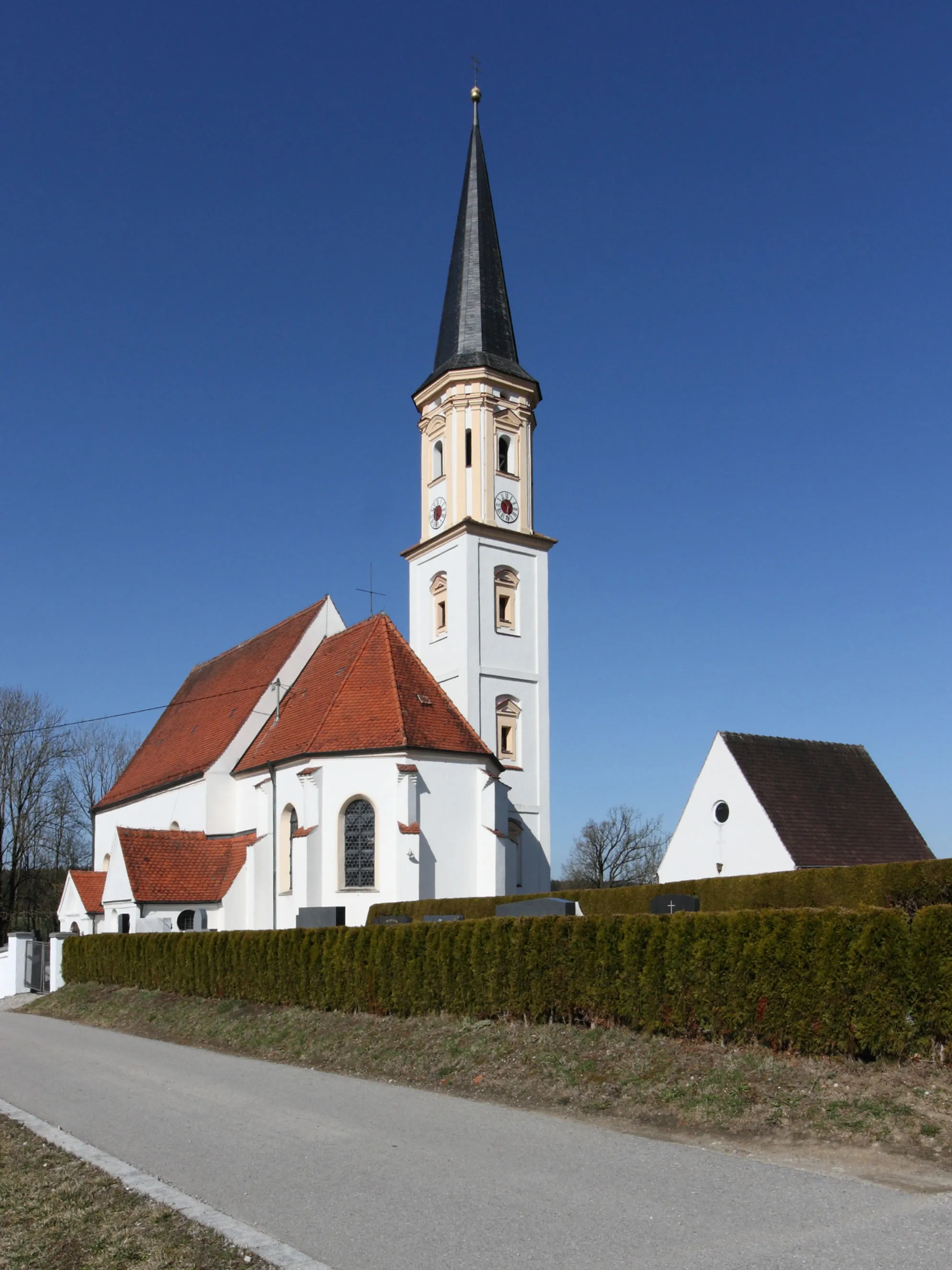 Photo showing: Kath. Pfarrkirche Sankt Johannes Baptista, Könghausen, Gemeinde Eppishausen; Südostansicht