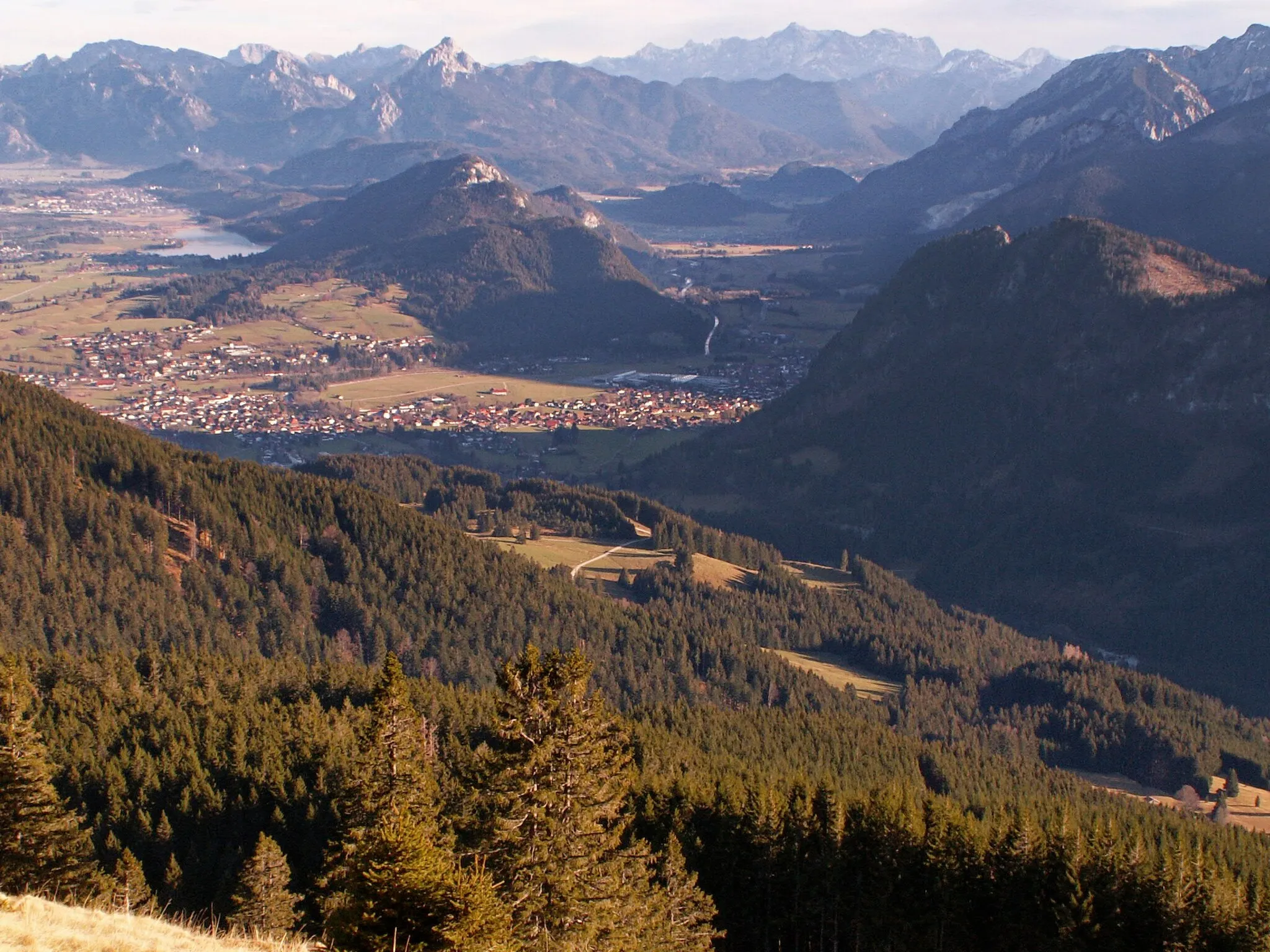 Photo showing: Pfronten, more in background: Füssen, Säuling (Ammergau Alps) from far.