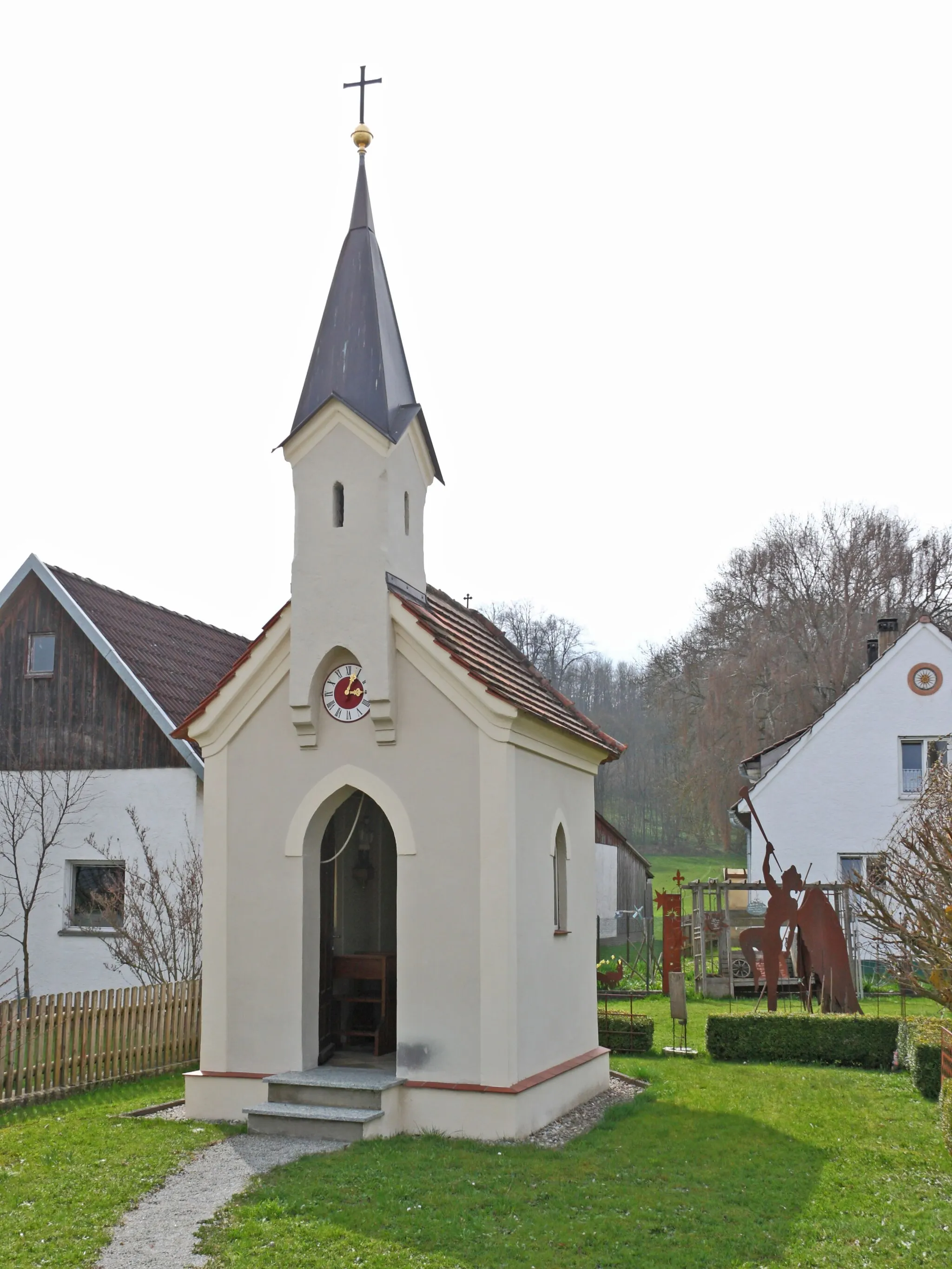 Photo showing: Kath. Privatkapelle in Oberhagenried, Gemeinde Münsterhausen; lt. Inschrift von Joseph Veit, Bauer in Oberhagenried, und dessen Sohn Andreas Veit anno 1893 erbauet