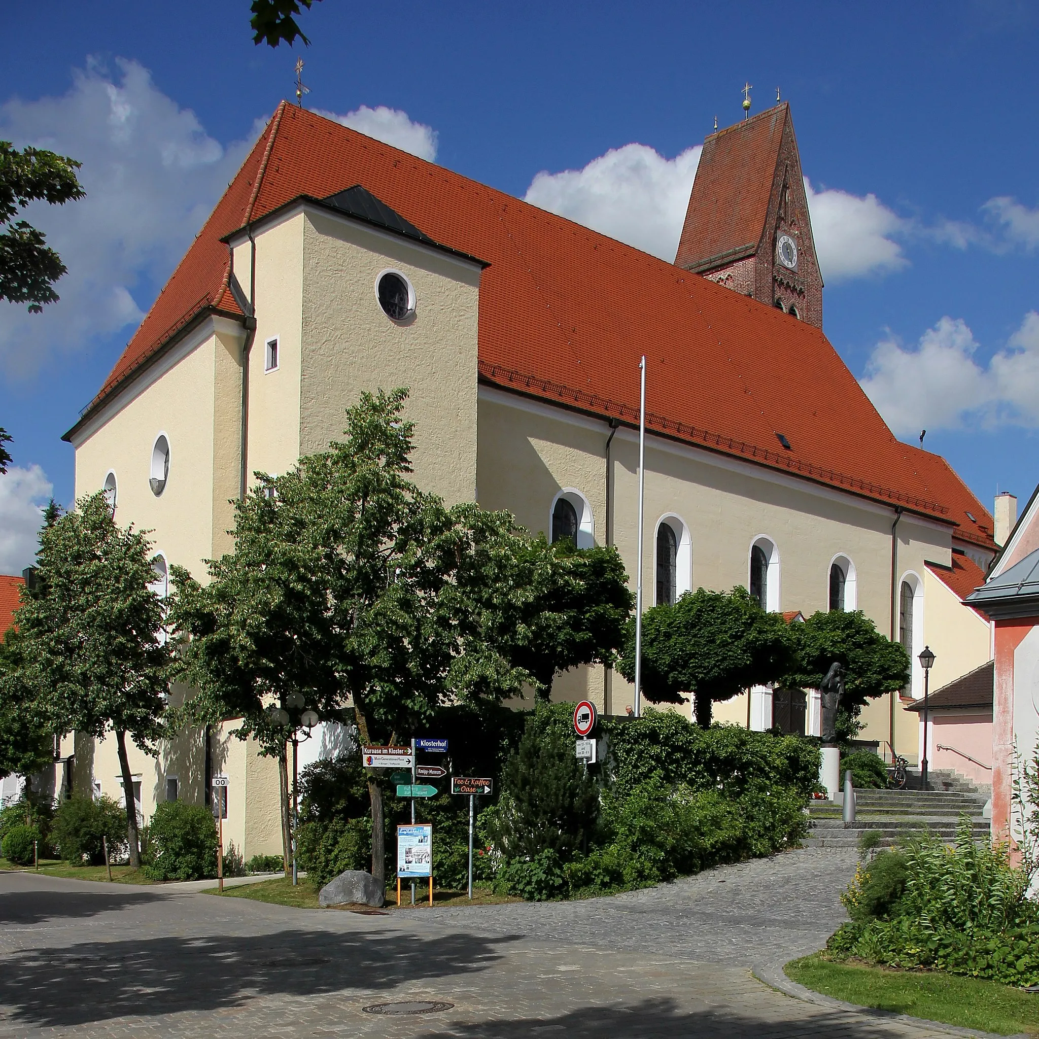 Photo showing: Pfarrkirche St. Justina, Bad Wörishofen, Südseite