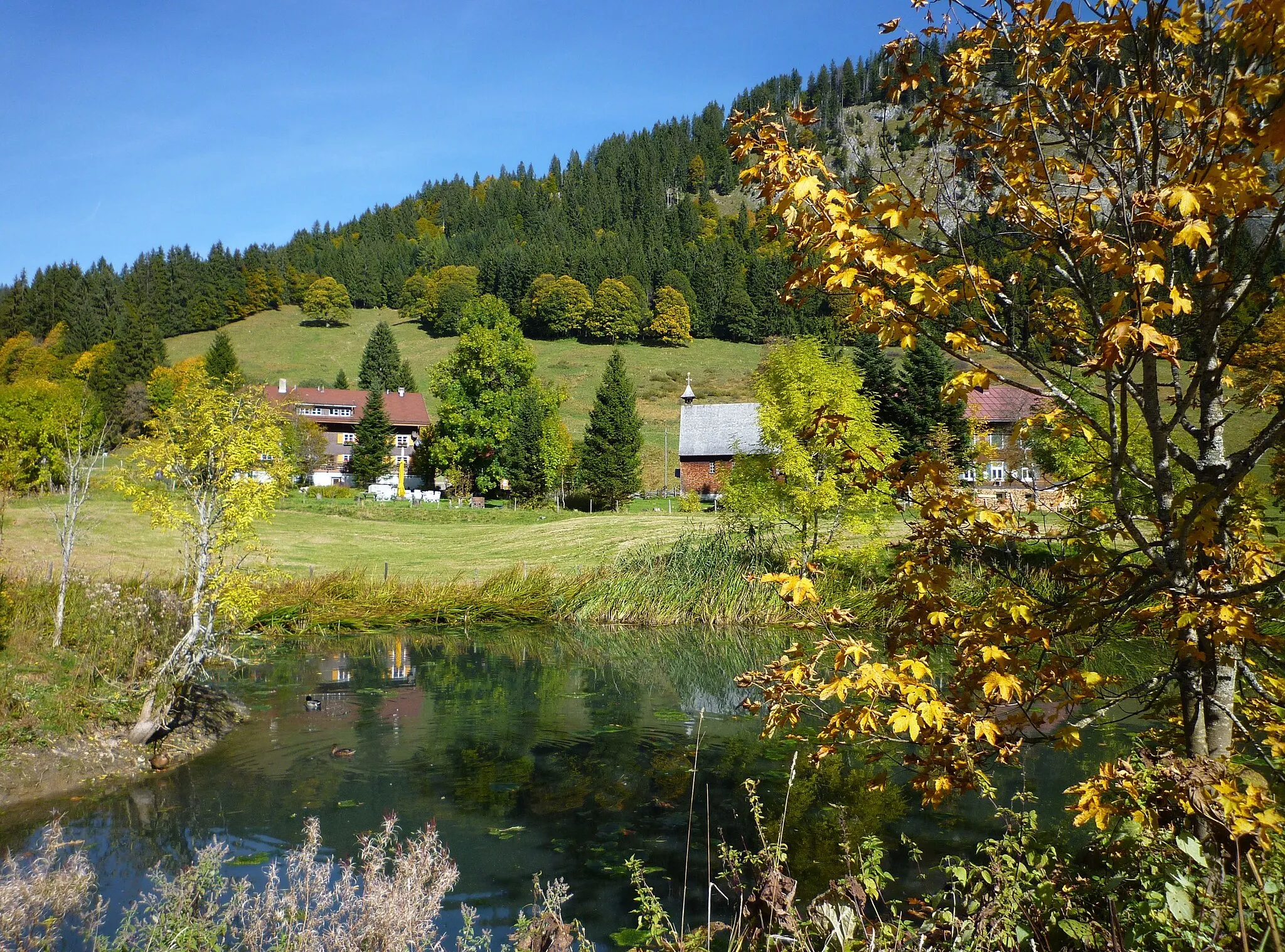 Photo showing: Oberstdorf - Rohrmoos 1070 ü. NN, Gasthaus, St. Anna Kapelle