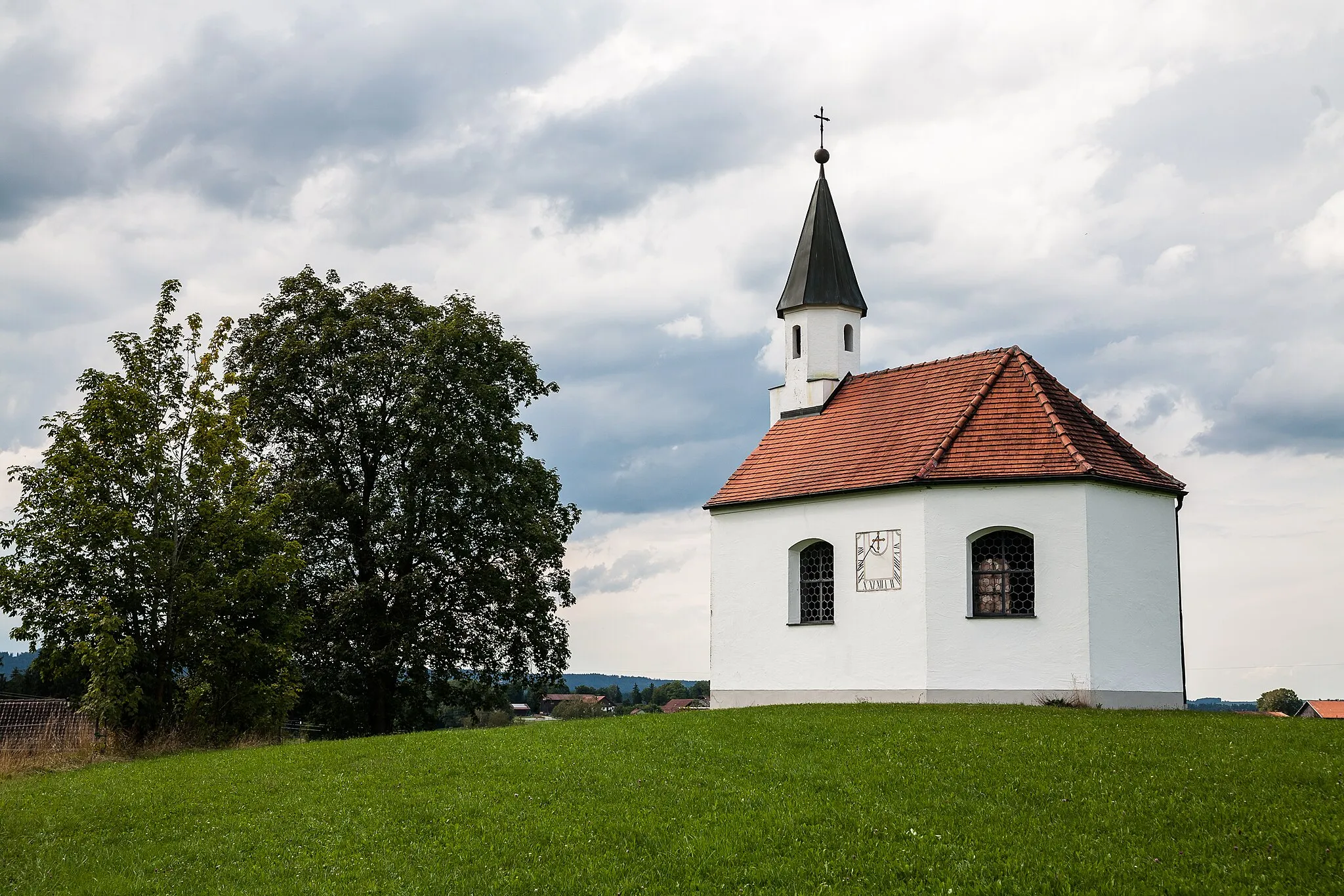 Photo showing: This is a photograph of an architectural monument. It is on the list of cultural monuments of Bayern, no. D-1-90-154-51.