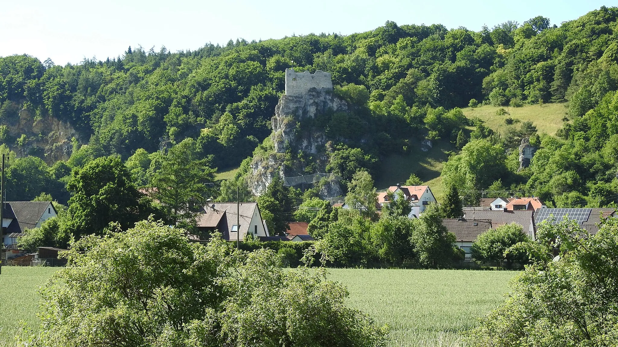 Photo showing: Burguine in Hütting, Rennertshofen