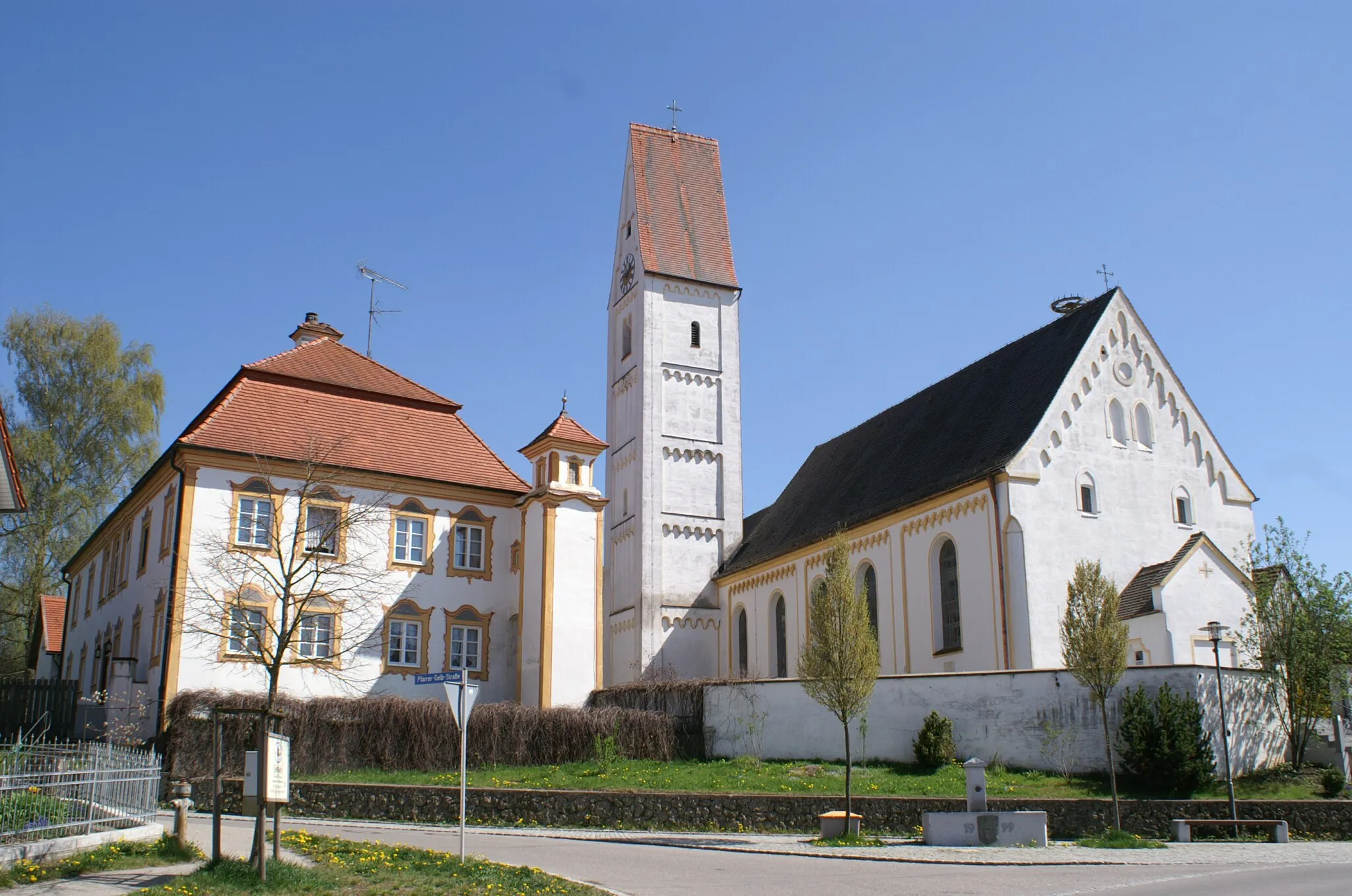 Photo showing: Kirche und Pfarrhof in Zaisertshofen, Tussenhausen