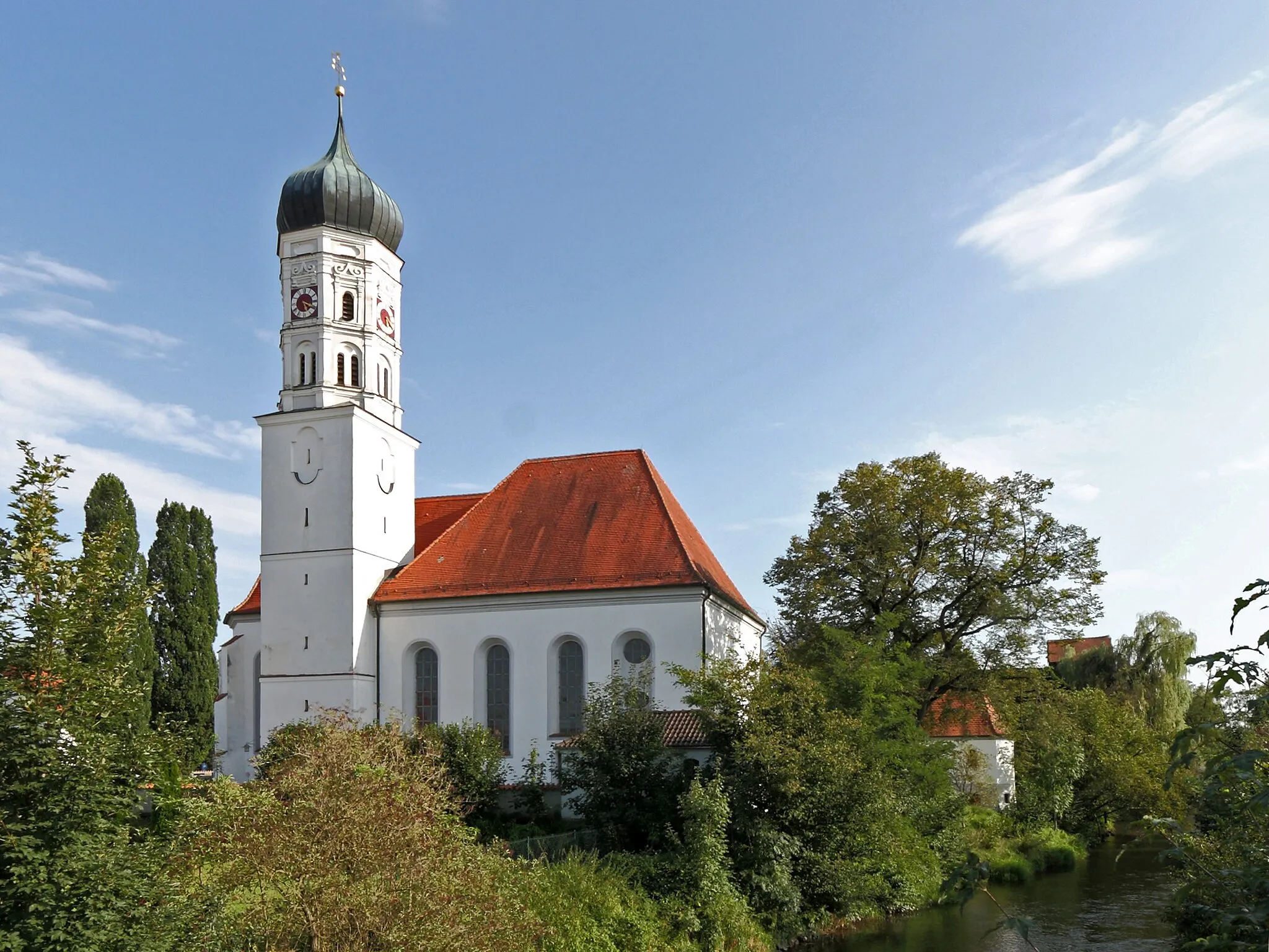 Photo showing: Pfarrkirche Mariä Himmelfahrt in Ettenbeuren; Ansicht von Nordwesten mit der Kammel