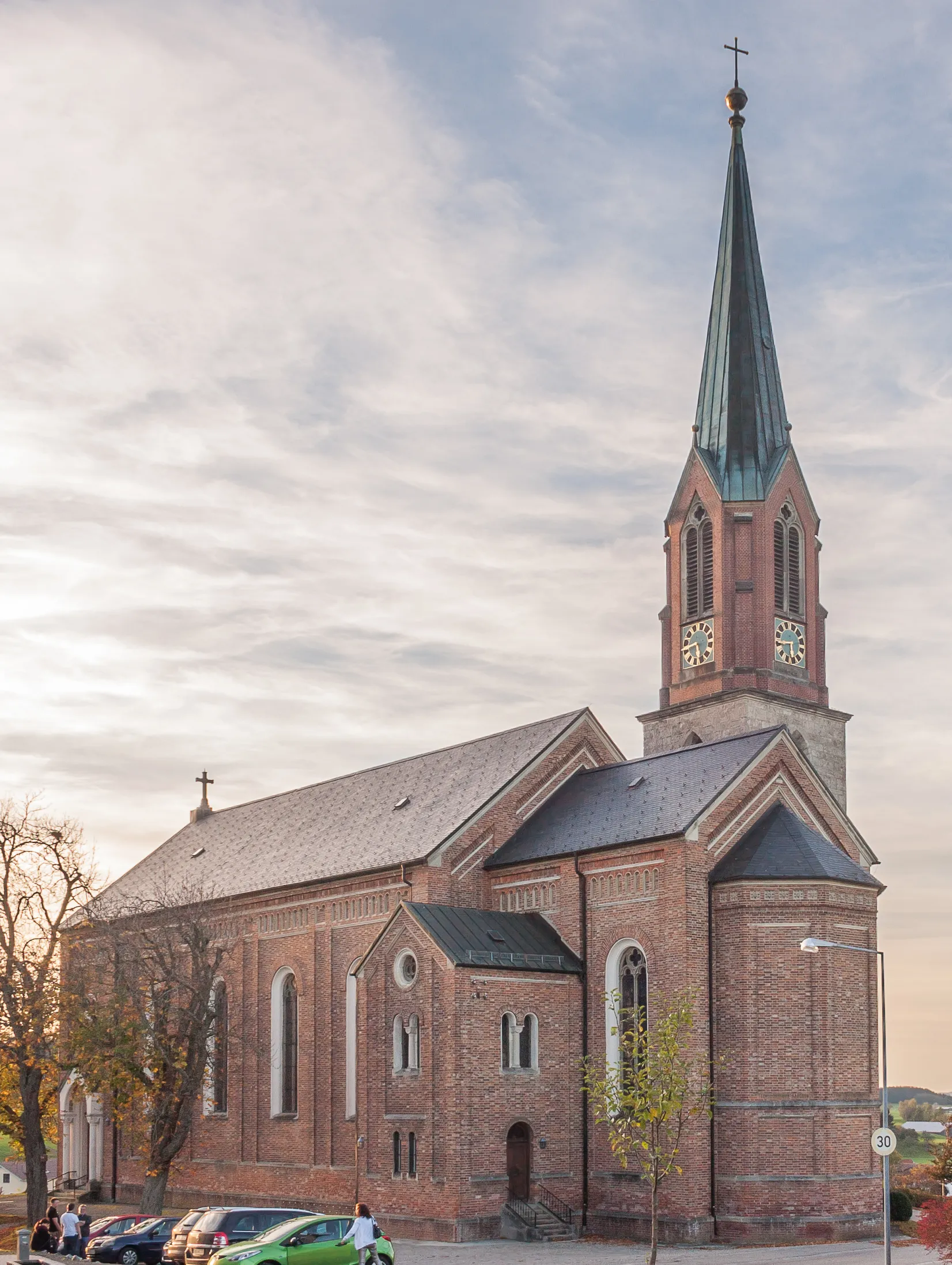 Photo showing: Catholic parish church St. Agatha in Kimratshofen / Altusried / Bavaria / Germany. North east view.