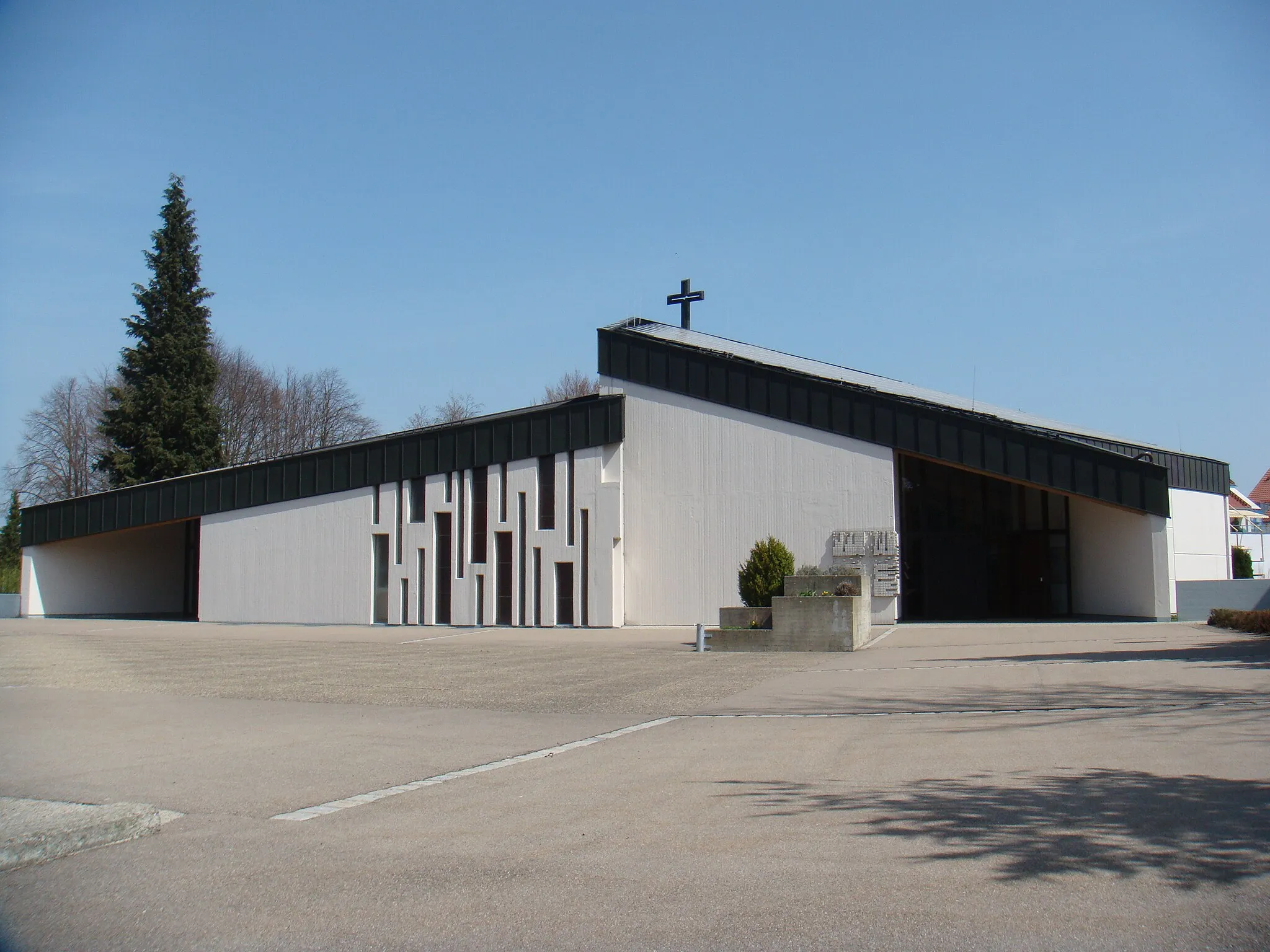 Photo showing: Heilig-Kreuz-Kirche in Illerrieden