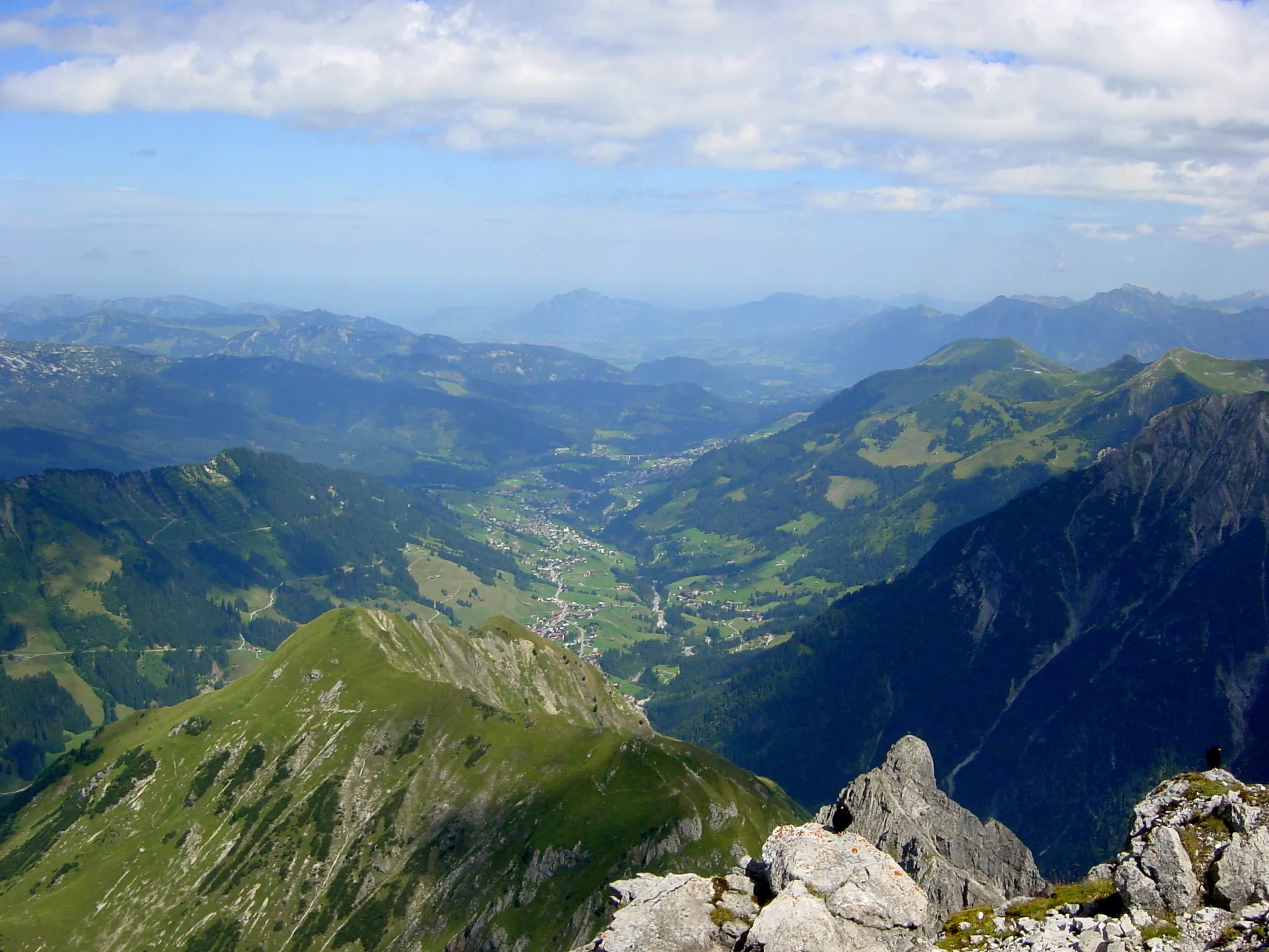 Photo showing: Kleinwalsertal, view from the summit of the Widderstein