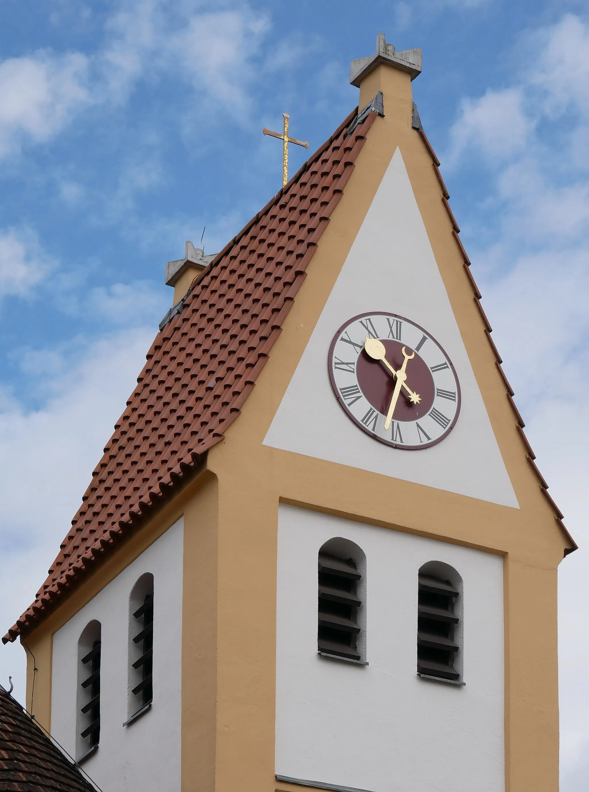 Photo showing: Fürstenfeldbruck, Ortsteil Aich, Nähe Dorfstraße: Pfarrkirche St. Peter und Paul. Detail: Turm