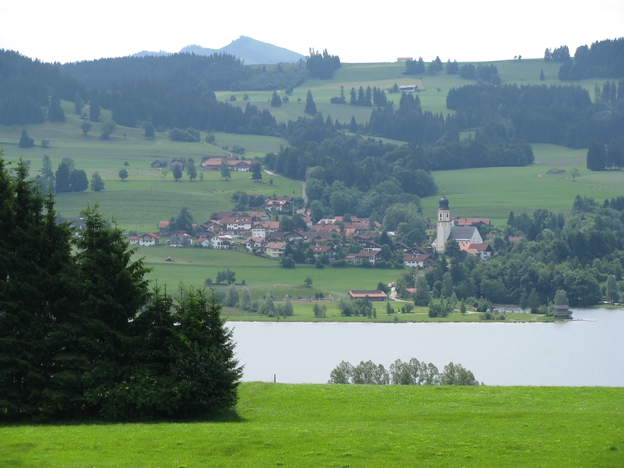 Photo showing: Petersthal mit Rottachsee im Vordergrund
