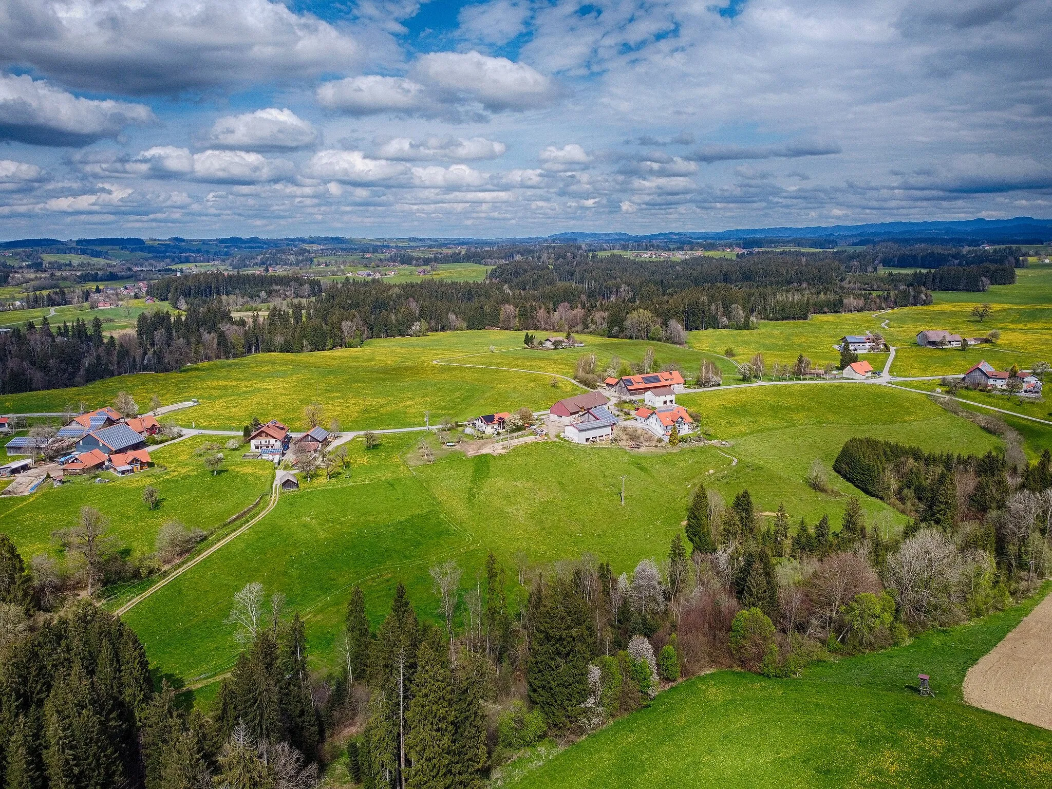 Photo showing: Village Zwiesele, near Heimenkirch, south Germany